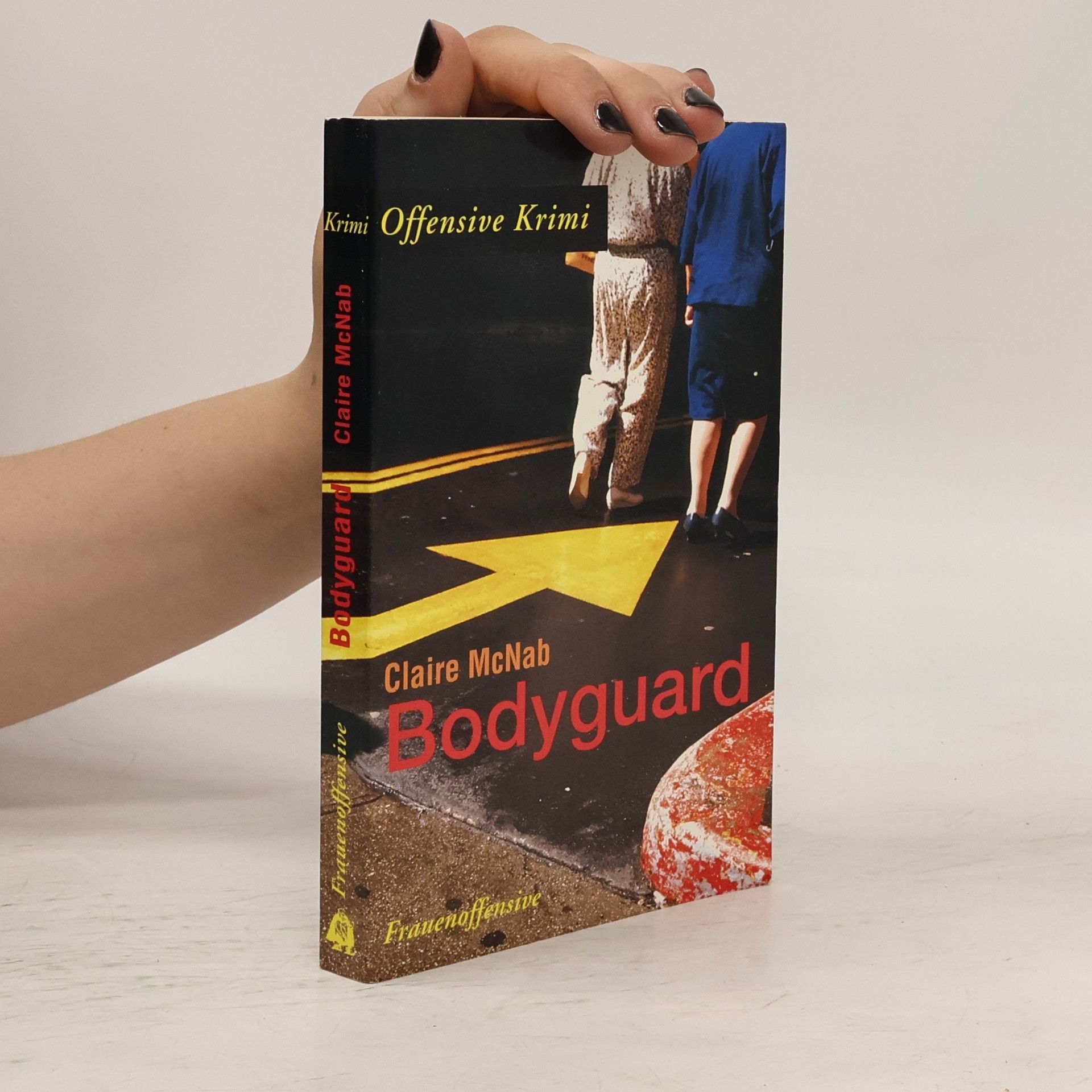 Claire McNab Bodyguard