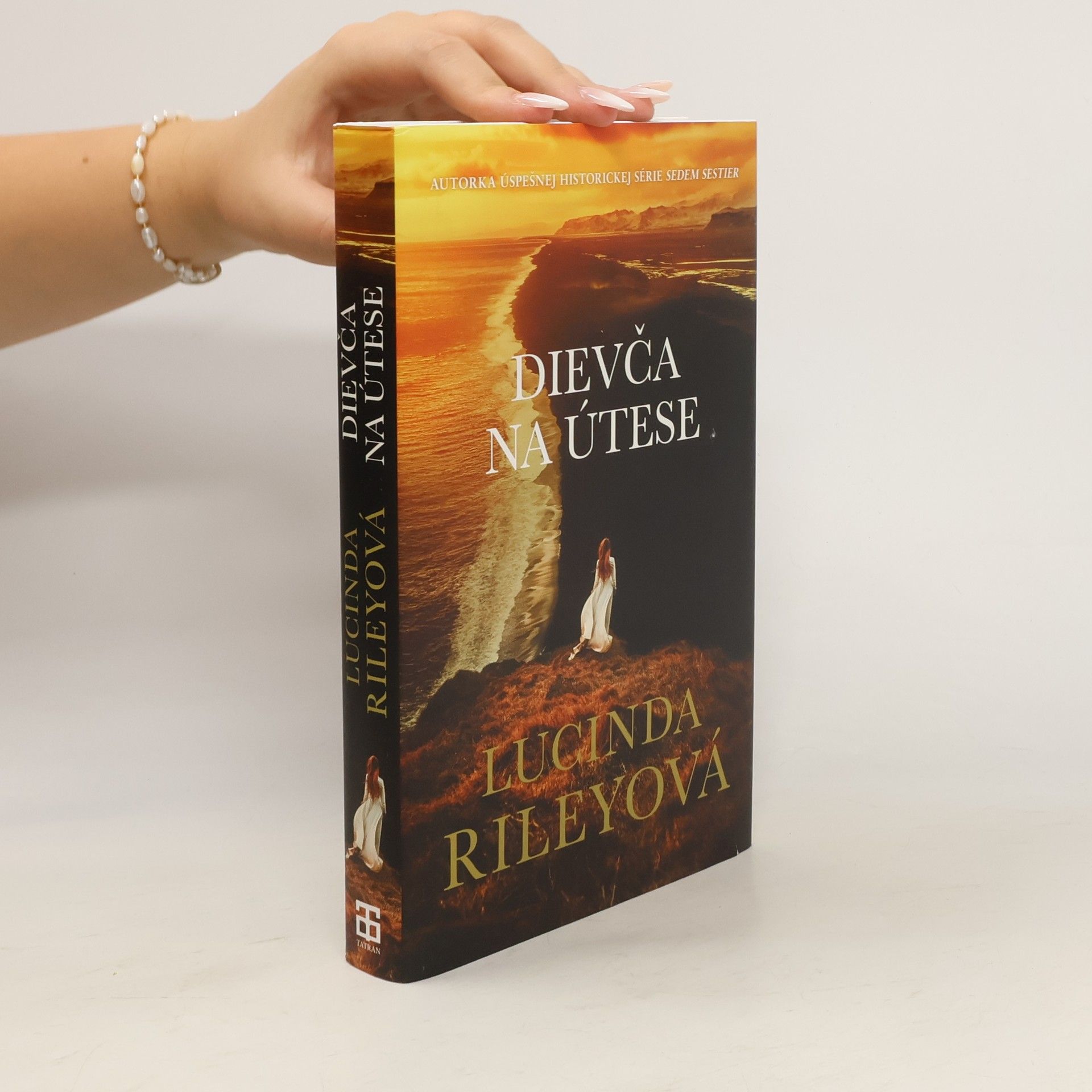 Lucinda Riley Dievča na útese
