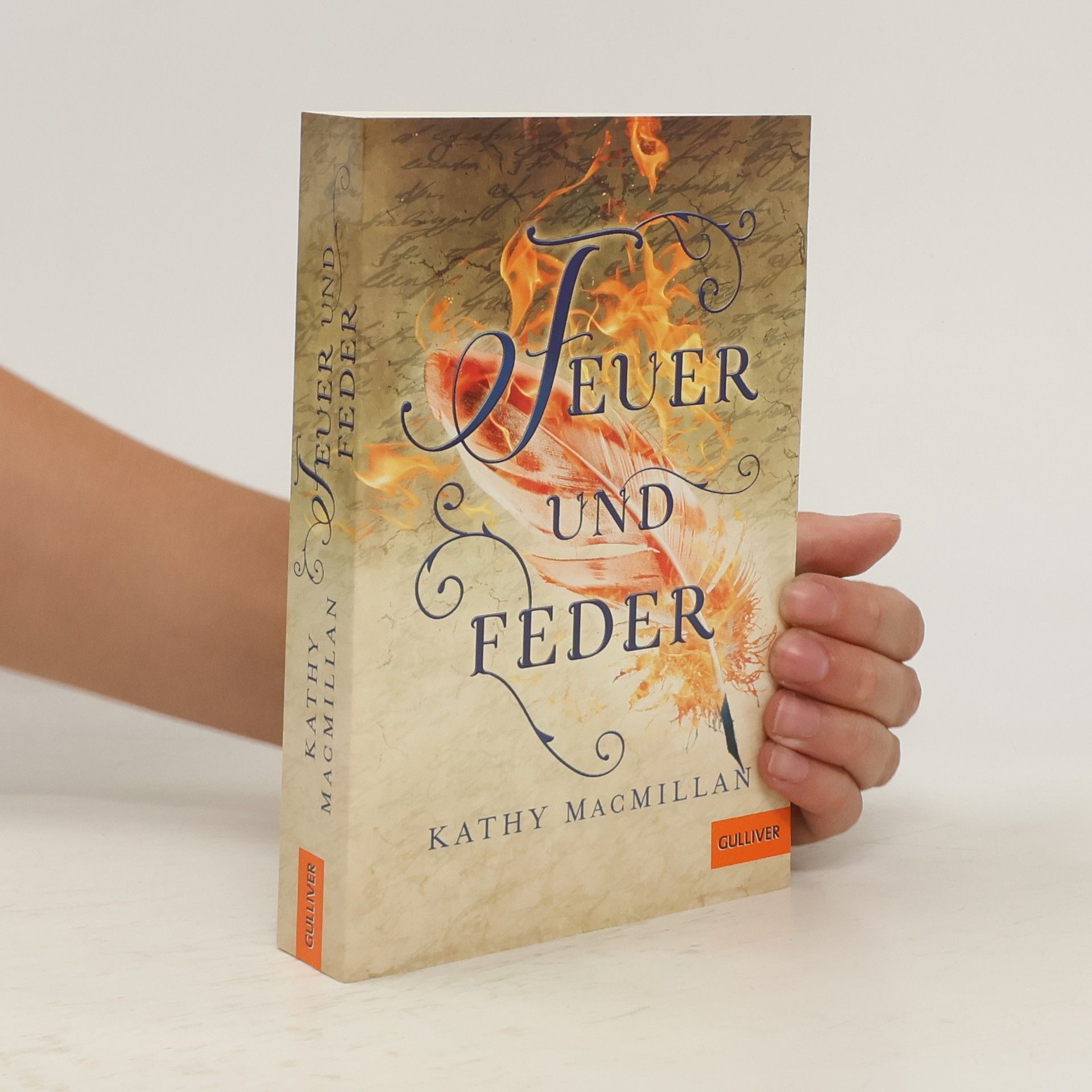Kathy MacMillan Feuer und Feder