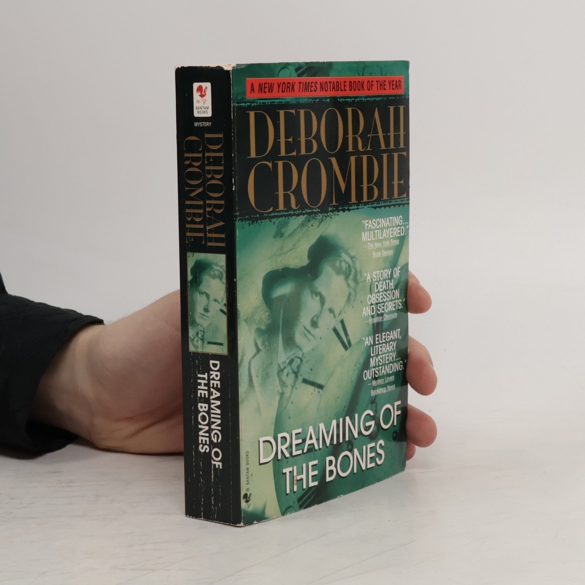 Deborah Crombie Dreaming of the Bones