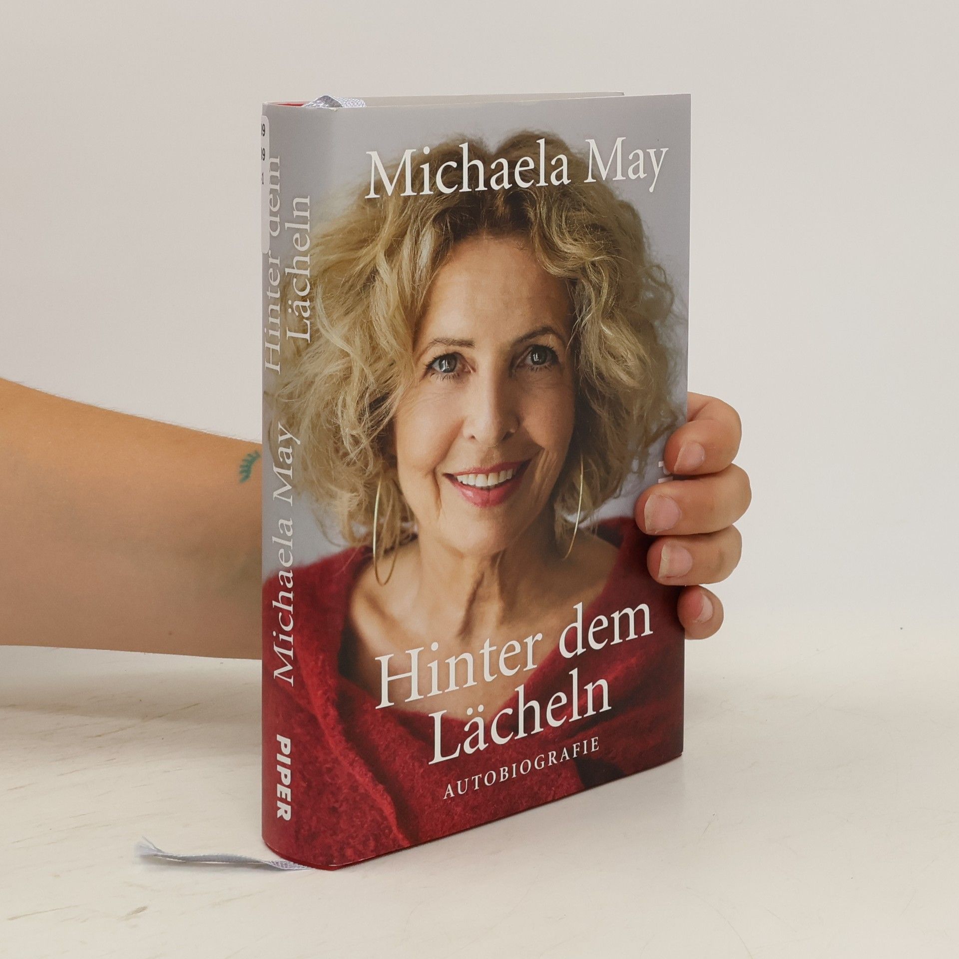 Michaela May Hinter dem Lächeln