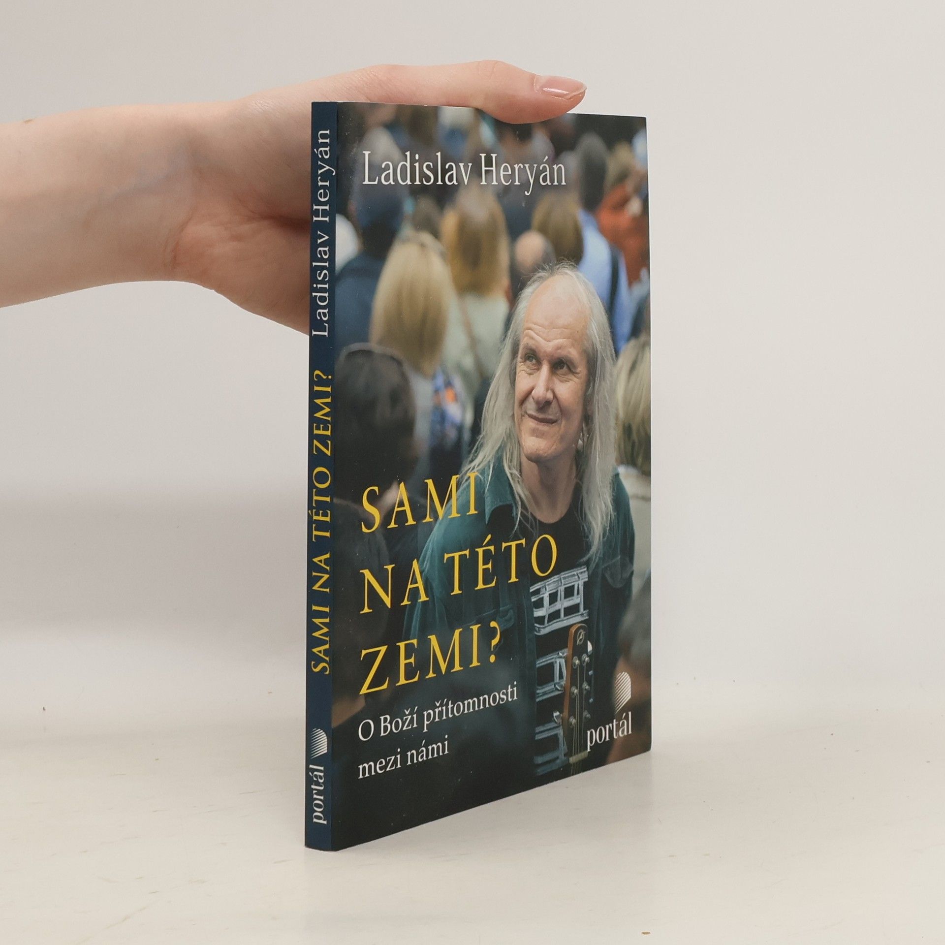 Sami na této zemi? O Boží přítomnosti mezi námi