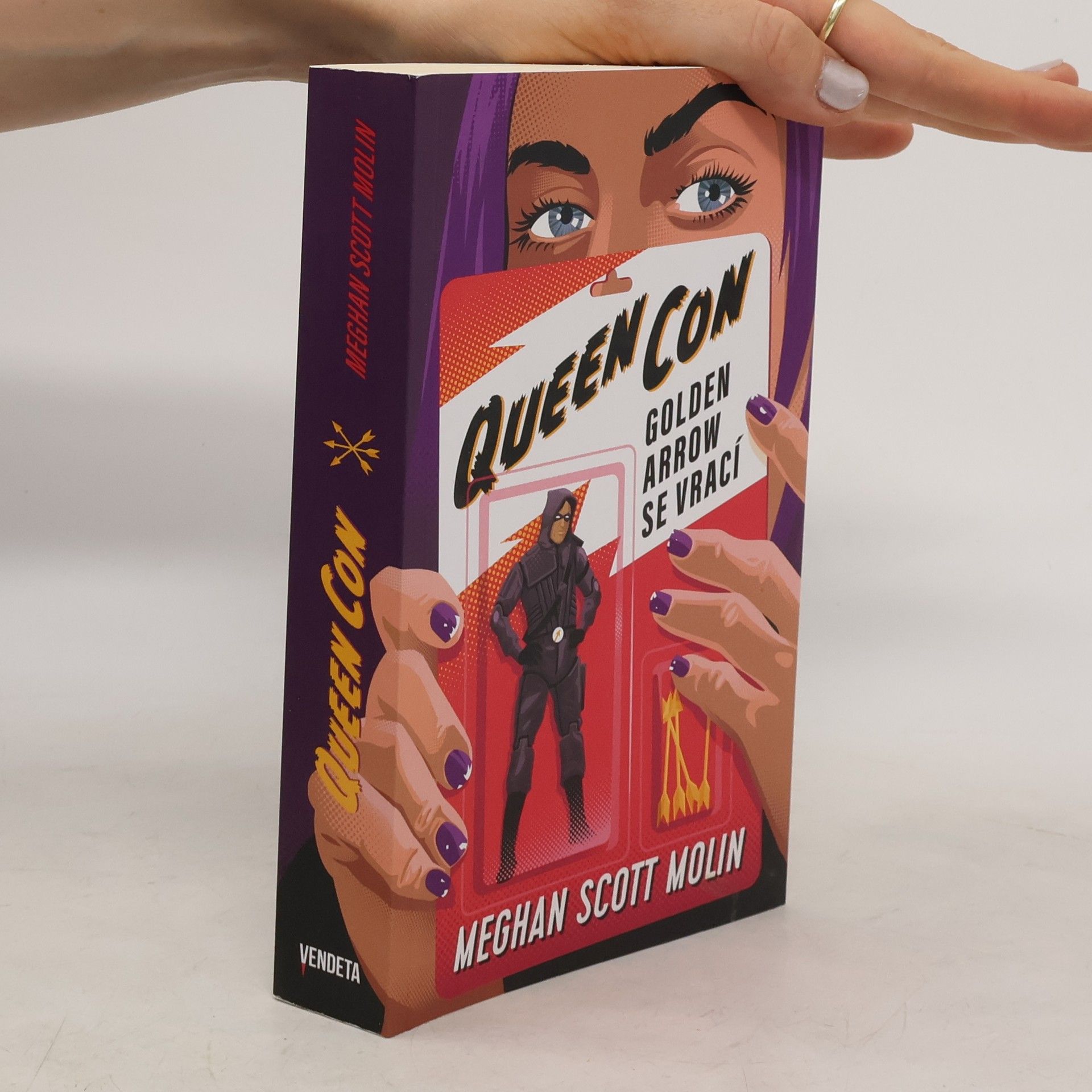 Meghan Scott Molin Queen con : zločiny podle komiksu