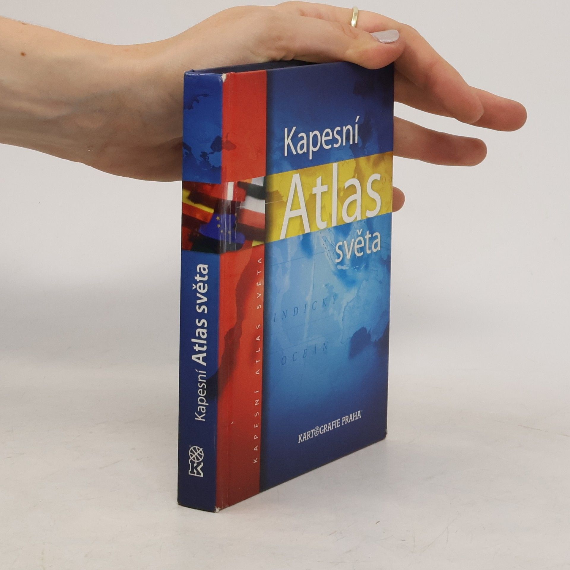 Collectif d'auteurs Kapesní atlas světa