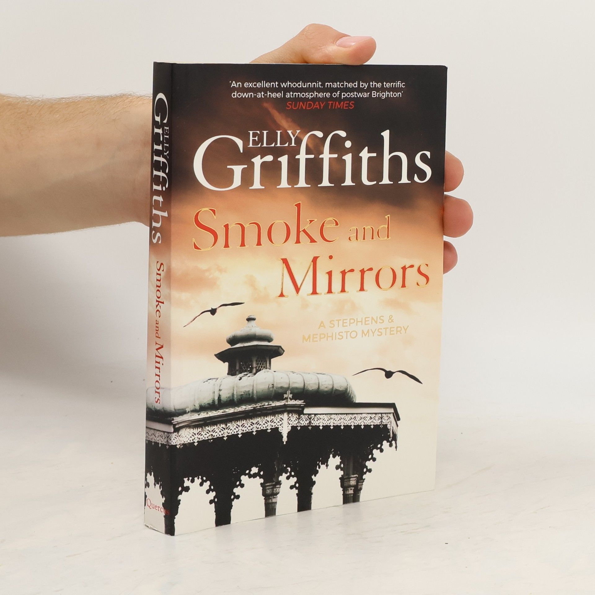 Elly Griffiths Smoke and Mirrors