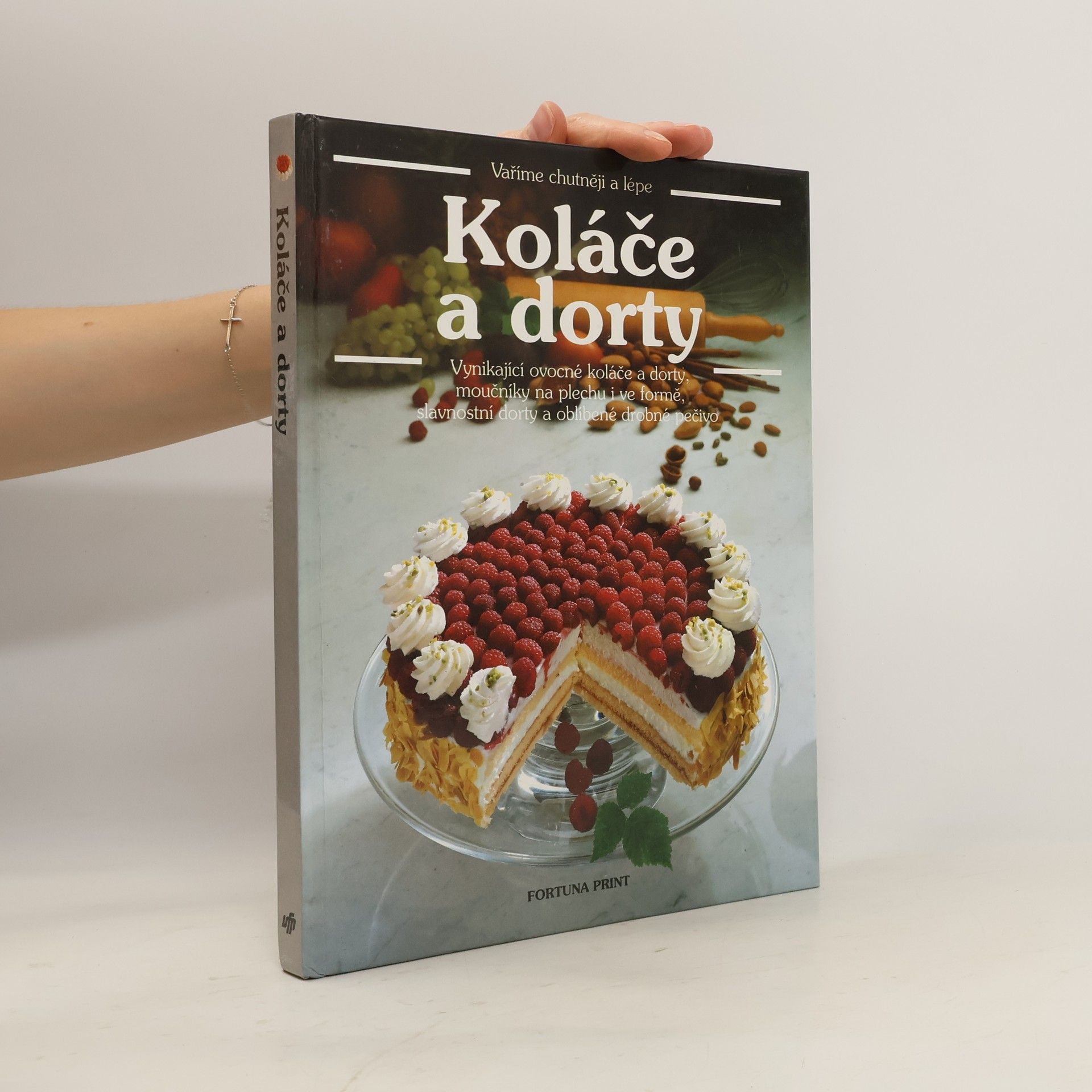 Kolektiv autorů Koláče a dorty