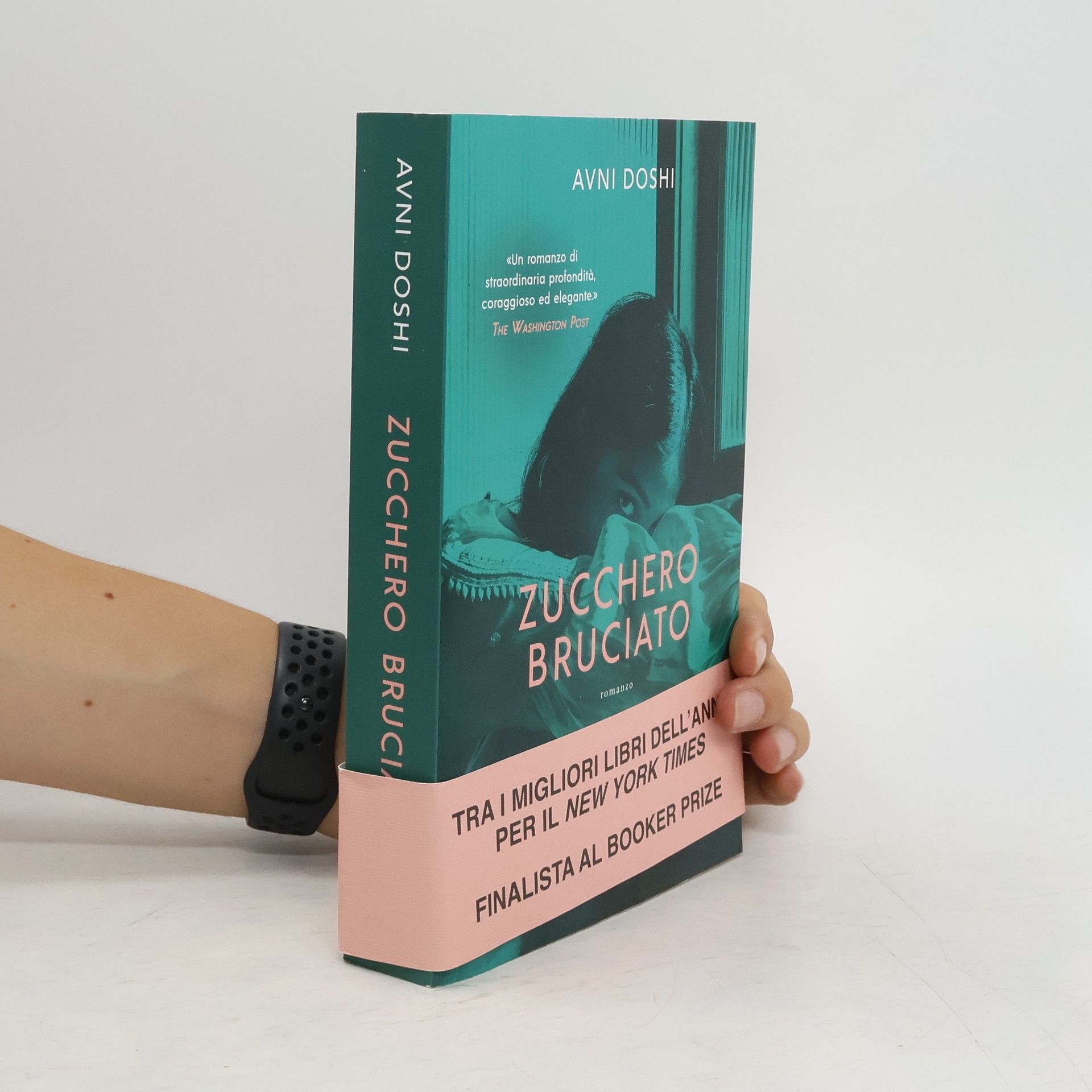 Avni Doshi Zucchero bruciato