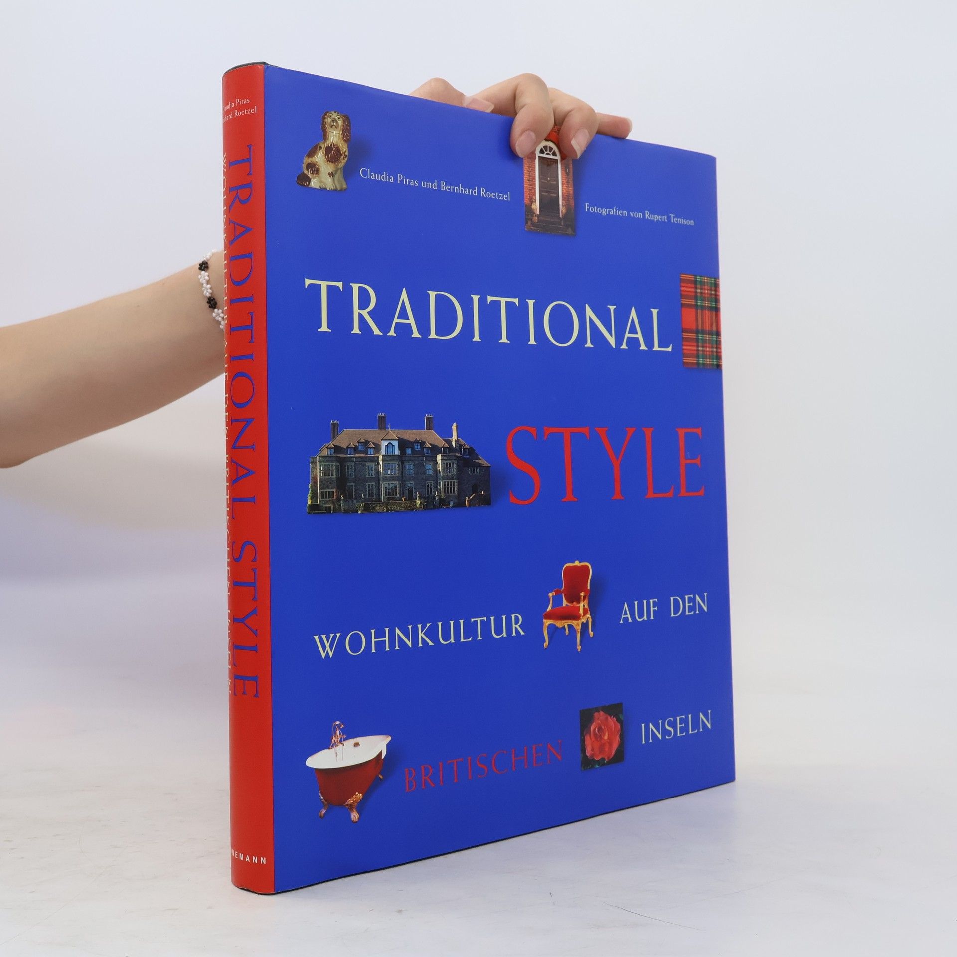 Claudia Piras Traditional Style