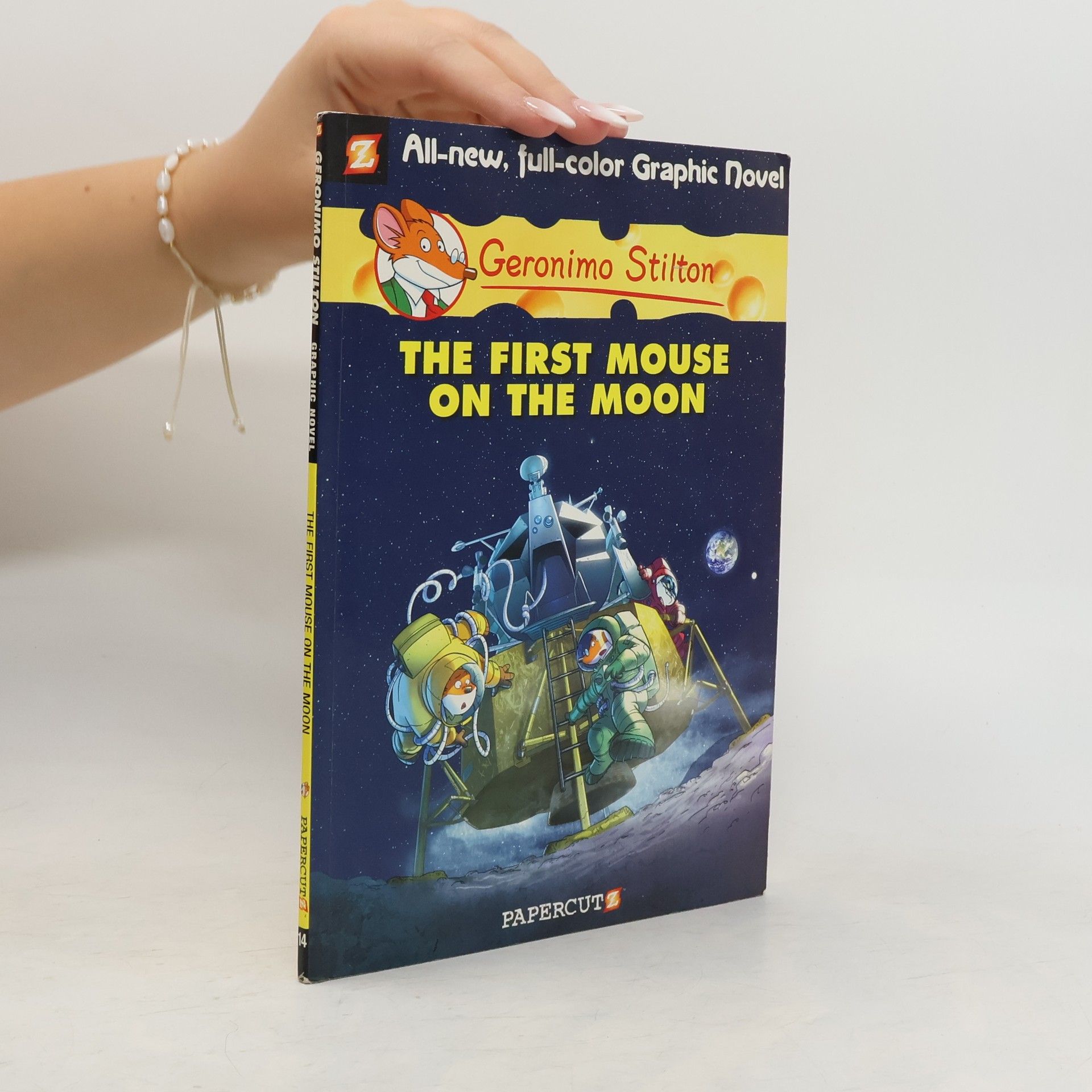 Various authors The First Mouse on the Moon