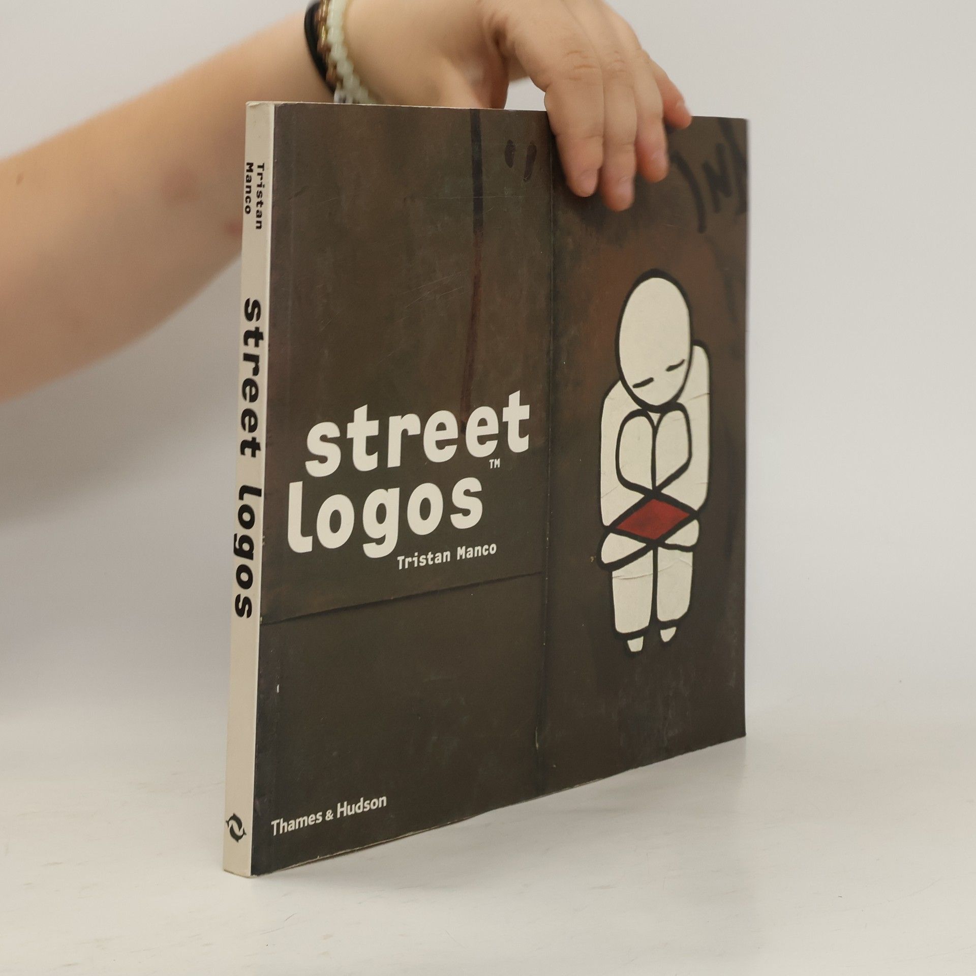 Tristan Manco Street logos