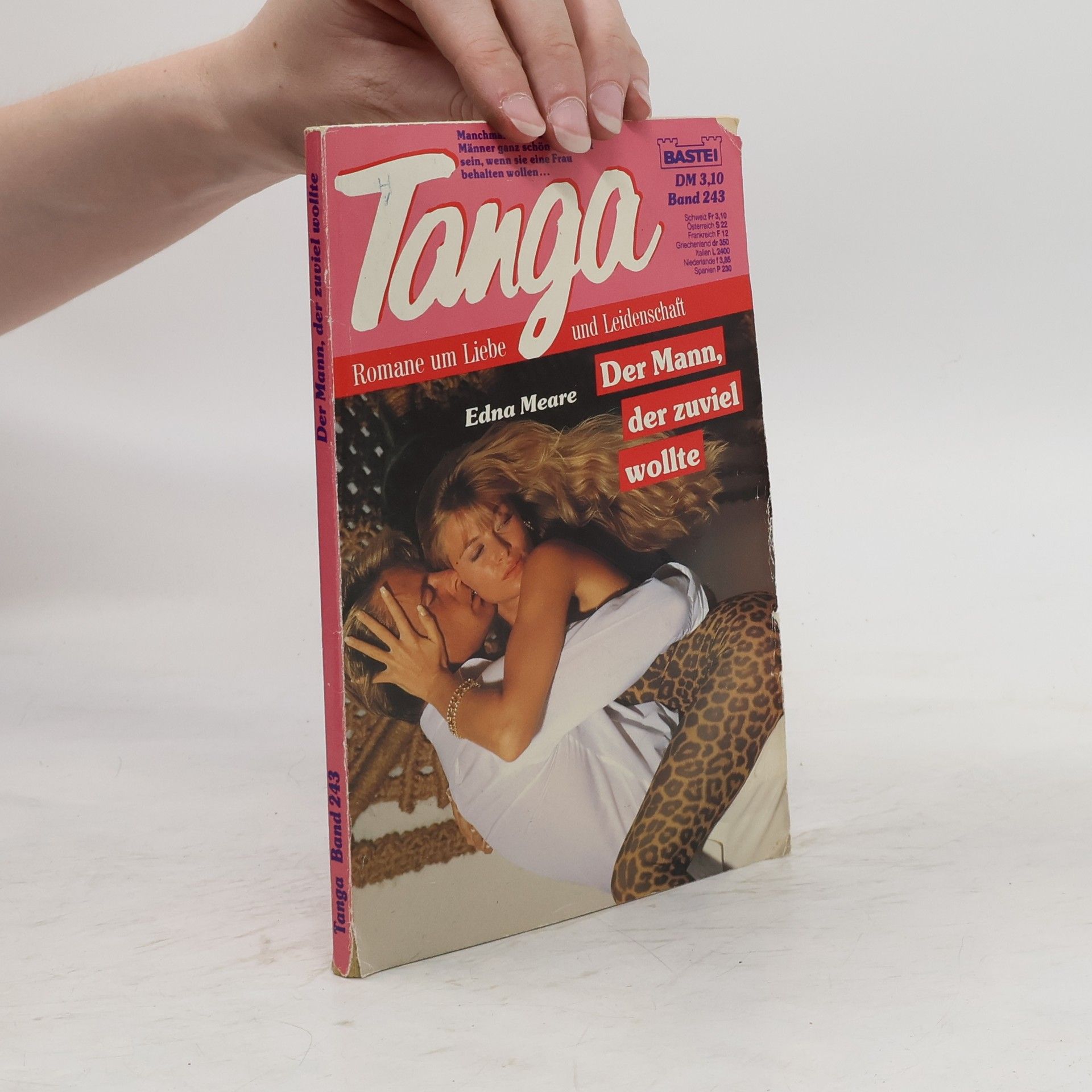Edna Meare Tanga Band 243