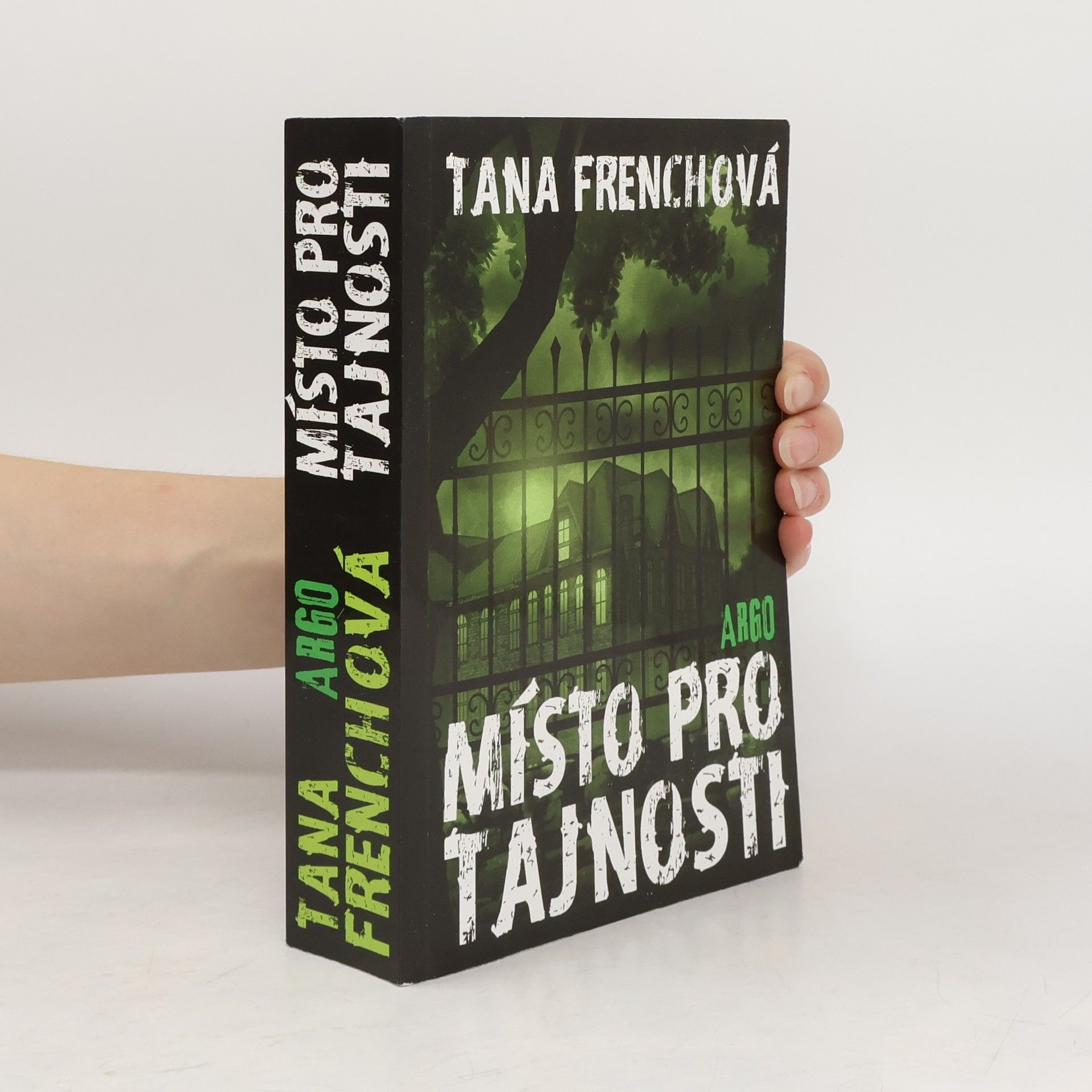 Tana French Místo pro tajnosti