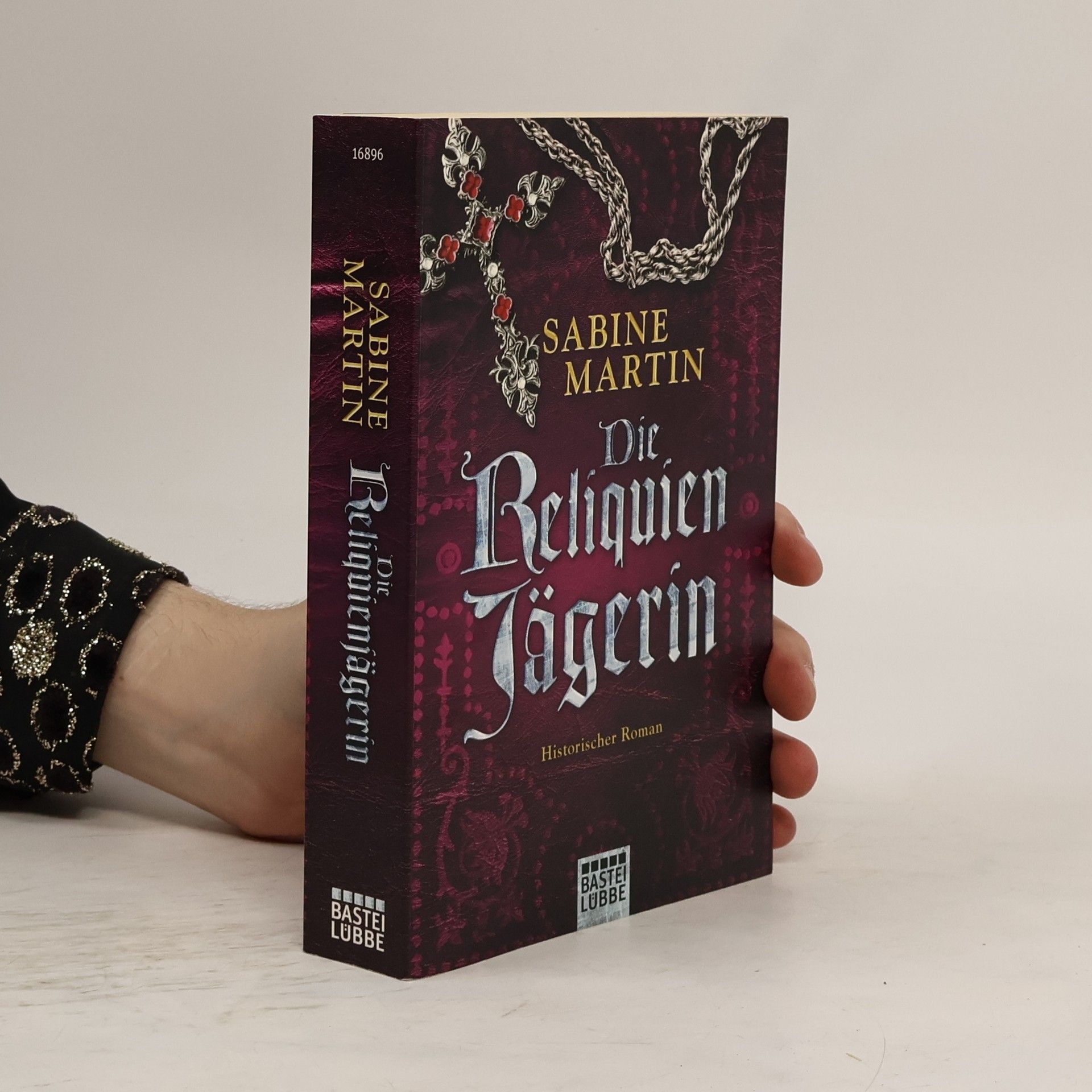 Sabine Martin Die Reliquienjägerin