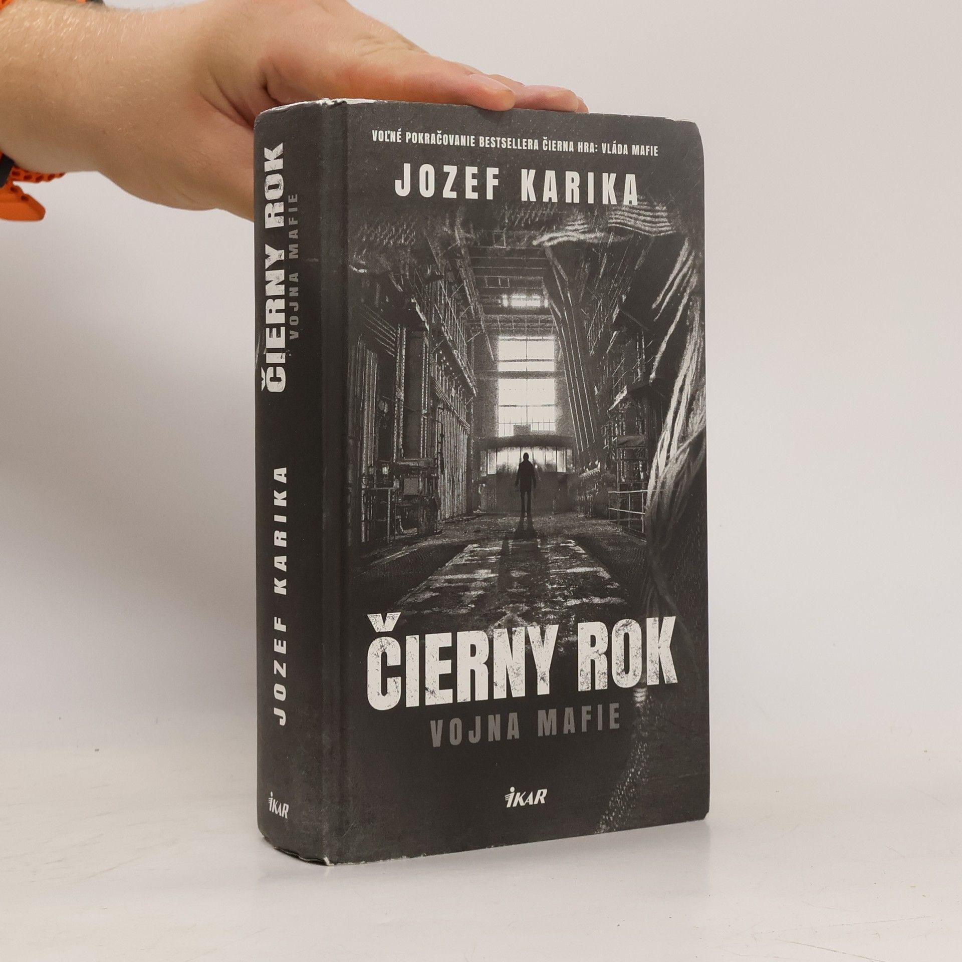 Jozef Karika Čierny rok: Vojna mafie