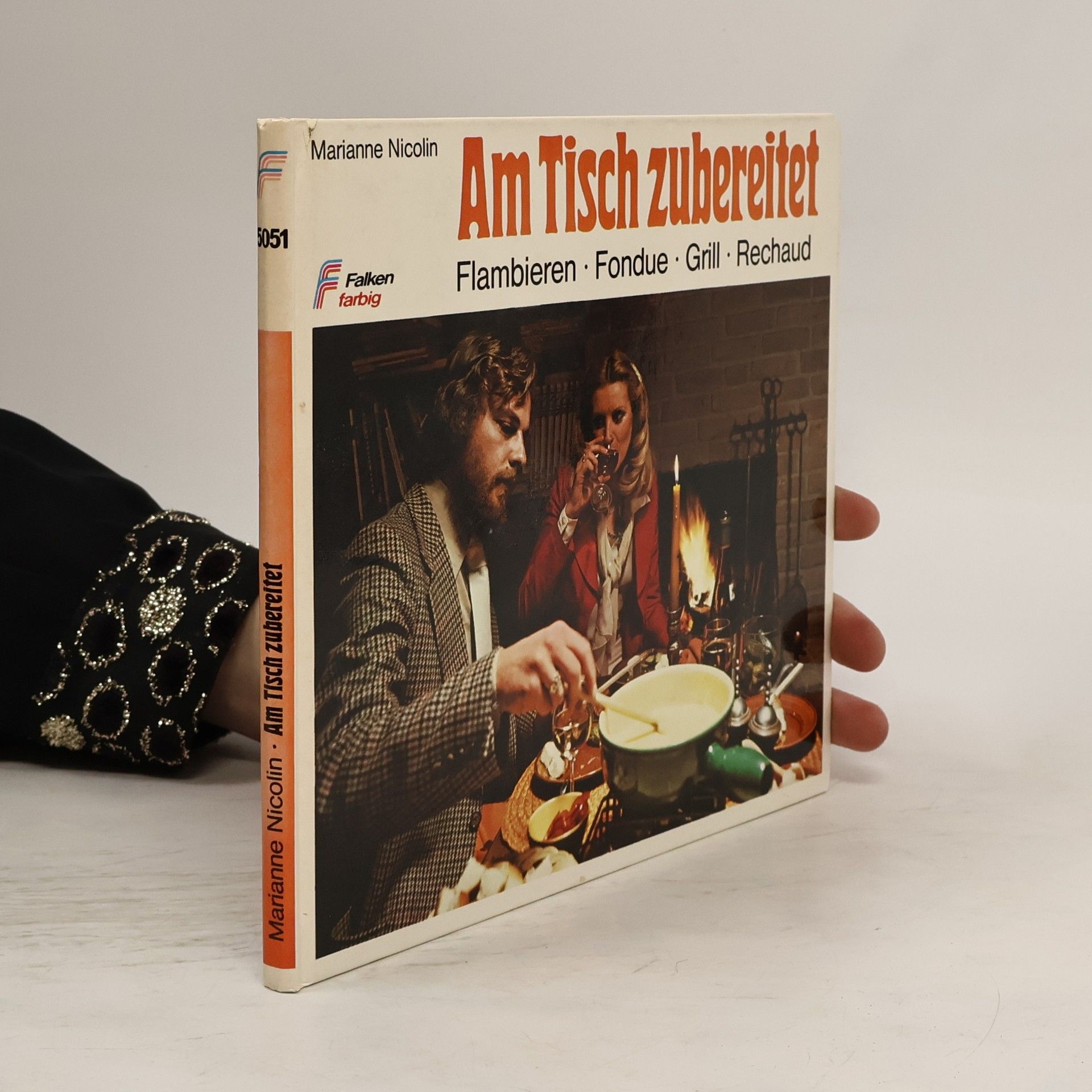 Marianne Nicolin Am Tisch zubereitet