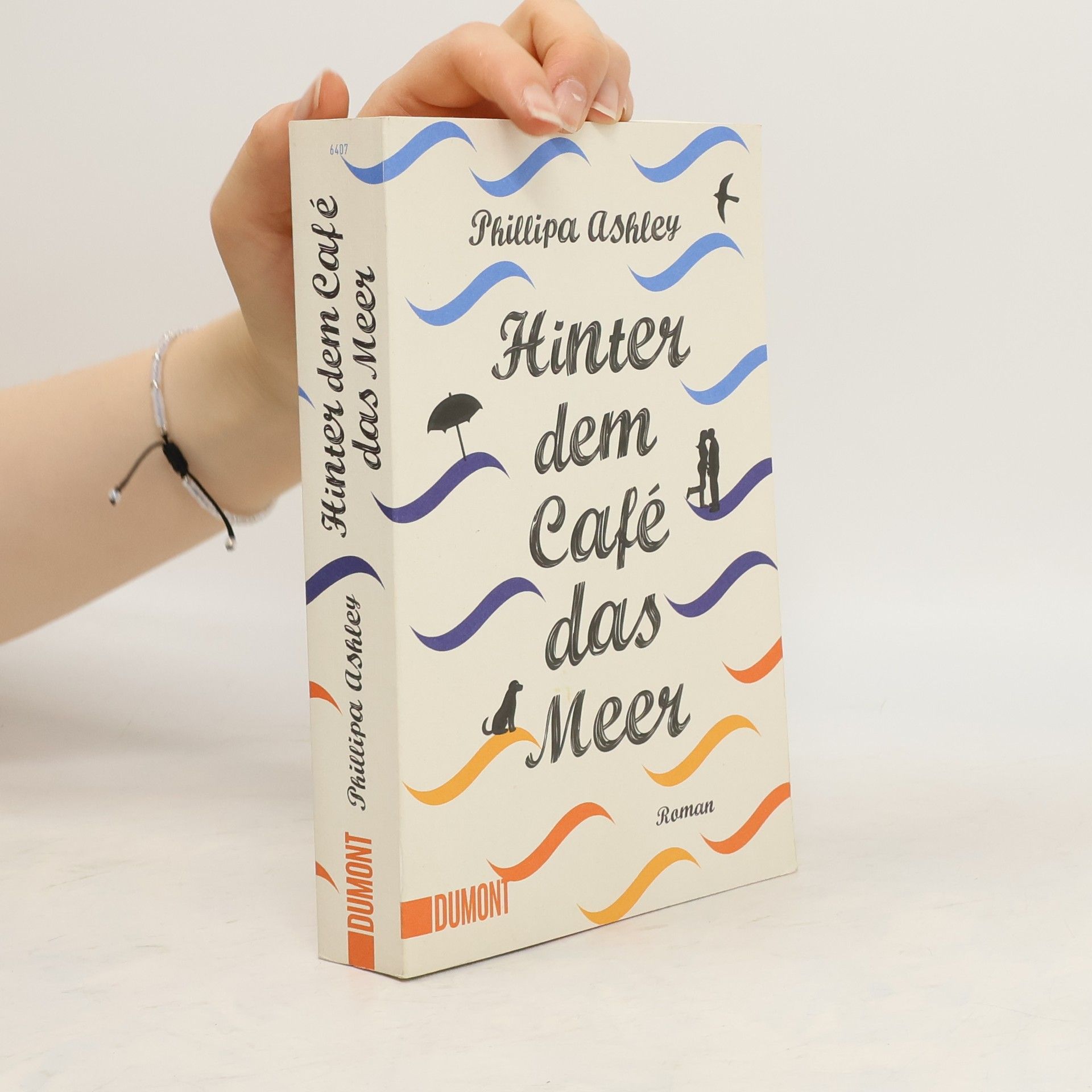 Phillipa Ashley Hinter dem Café das Meer