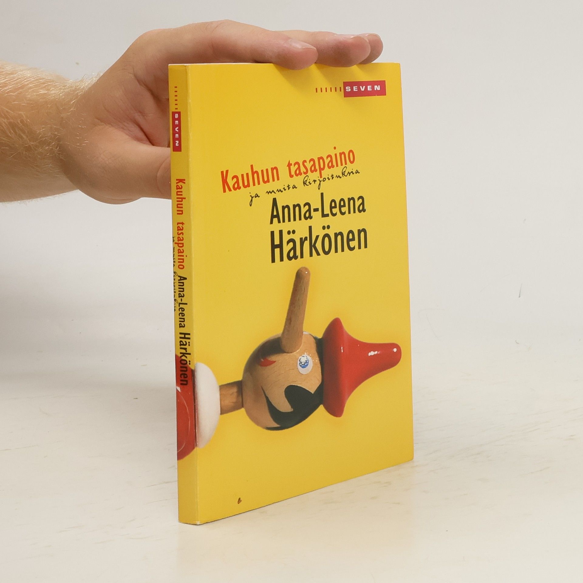 Anna Leena Härkönen Kauhun tasapaino ja muita kirjoituksia
