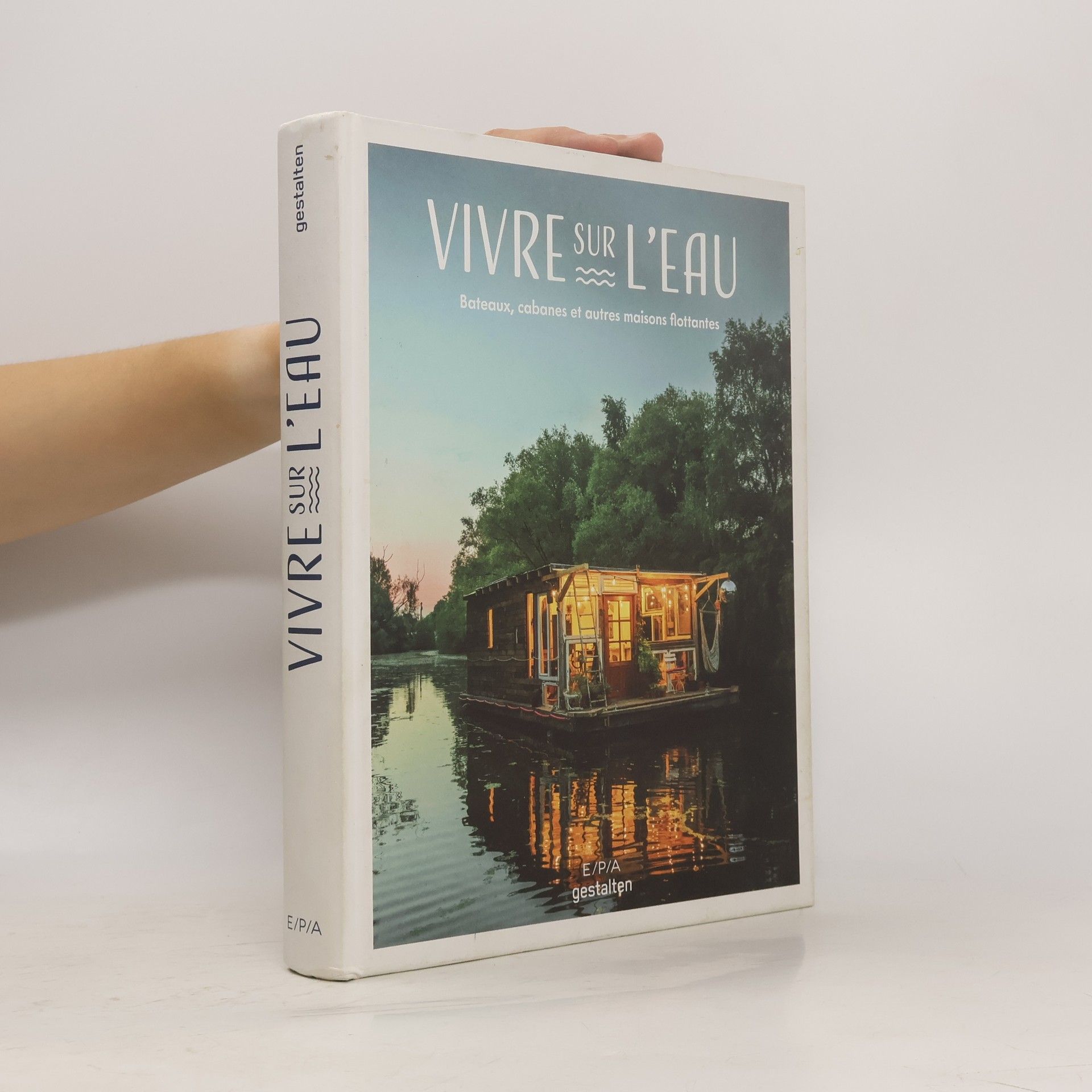 Alisa Kotmair Vivre sur l'eau