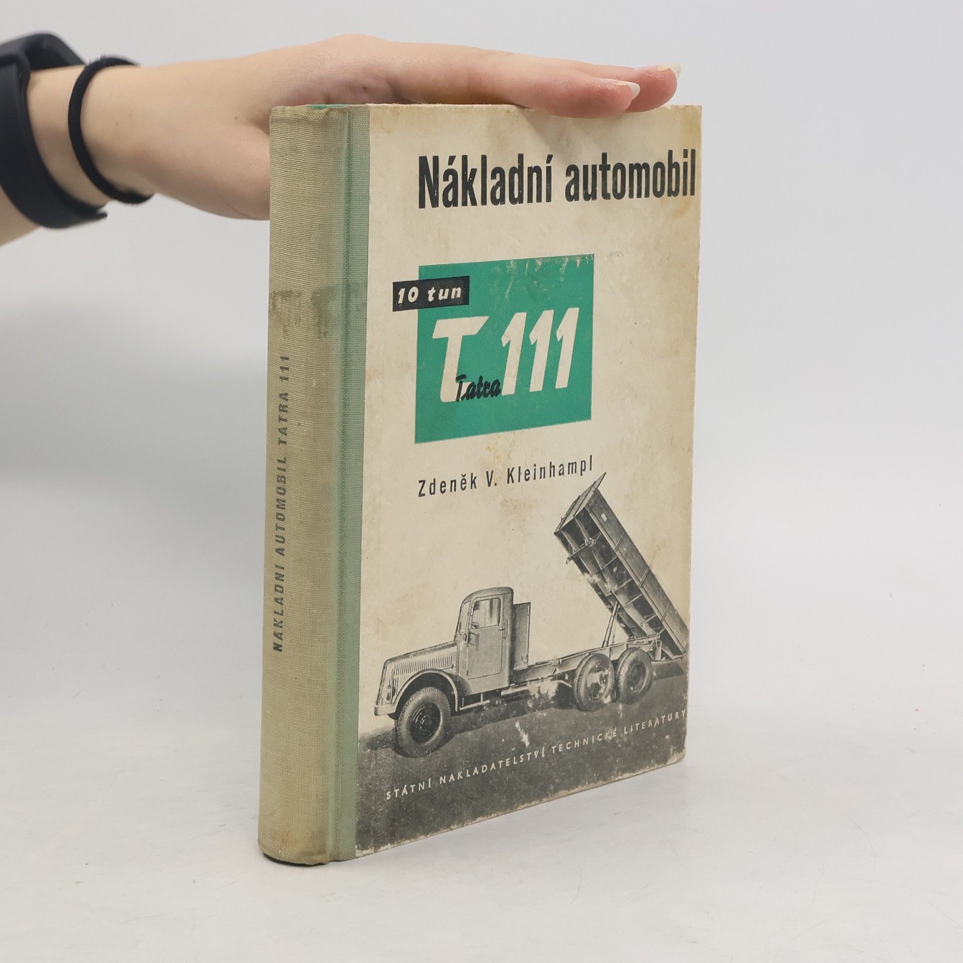 kolektiv Nákladní automobil. 10 tun. Tatra 111