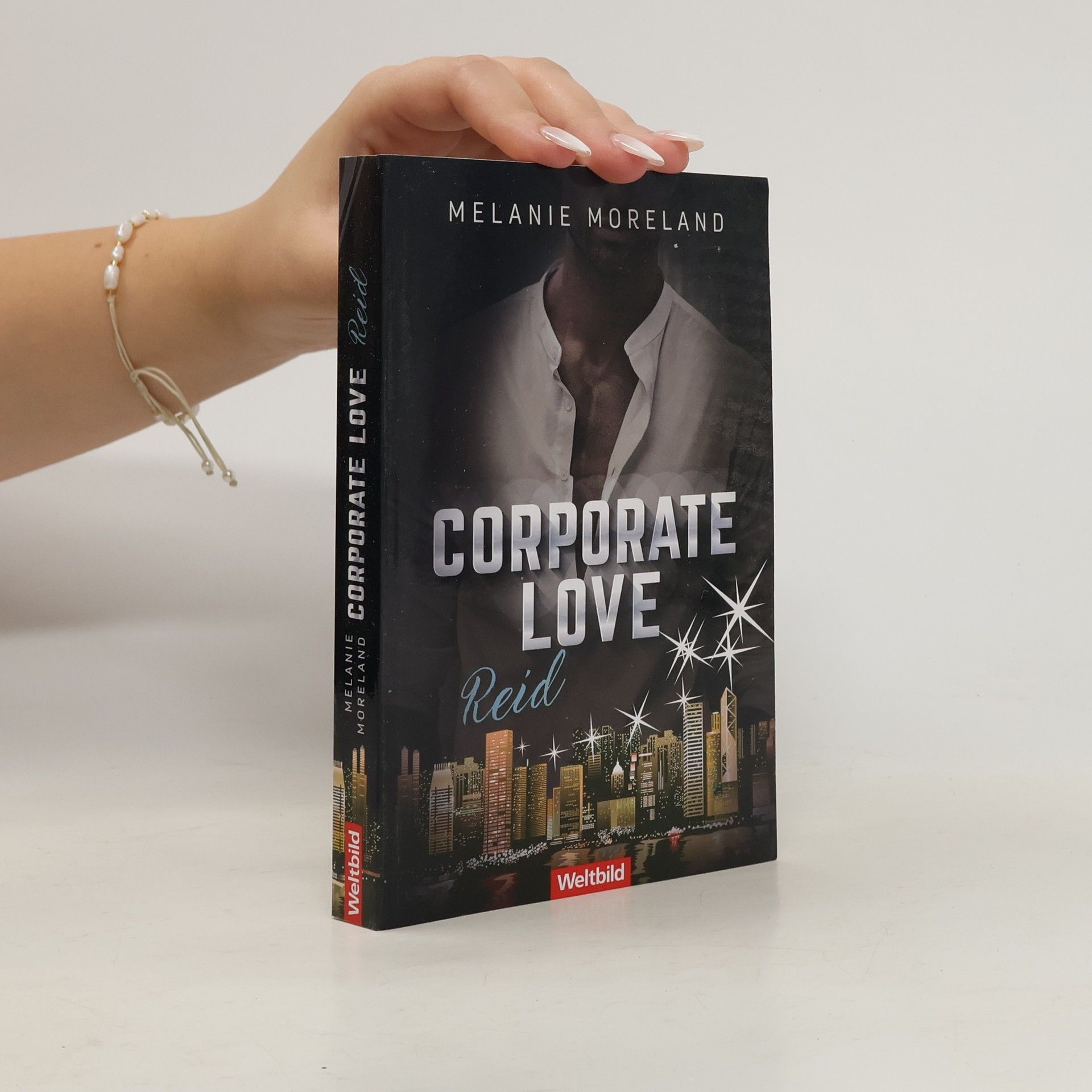 Melanie Moreland Corporate Love. Reid
