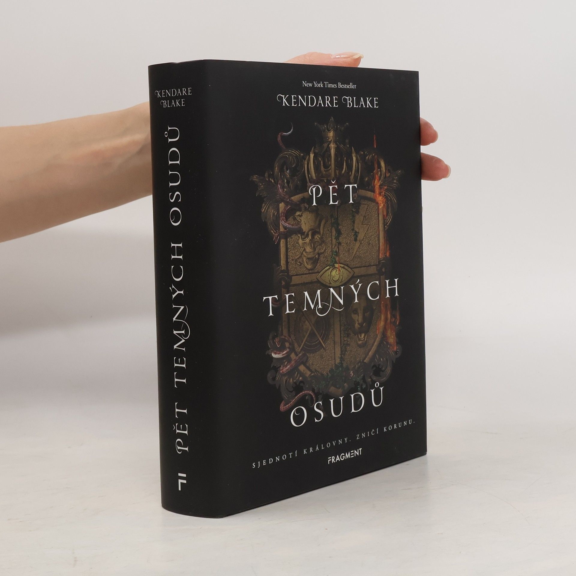 Kendare Blake Pět temných osudů