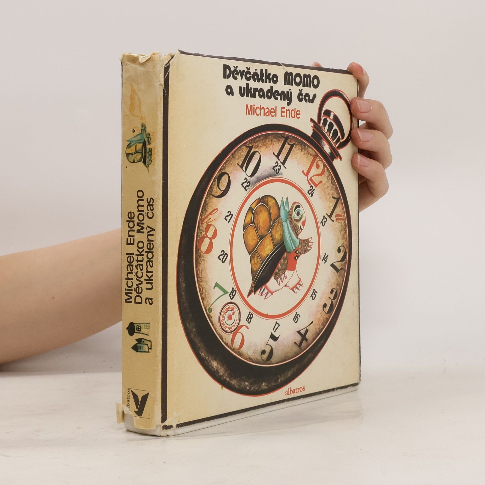 Michael Ende Děvčátko Momo a ukradený čas