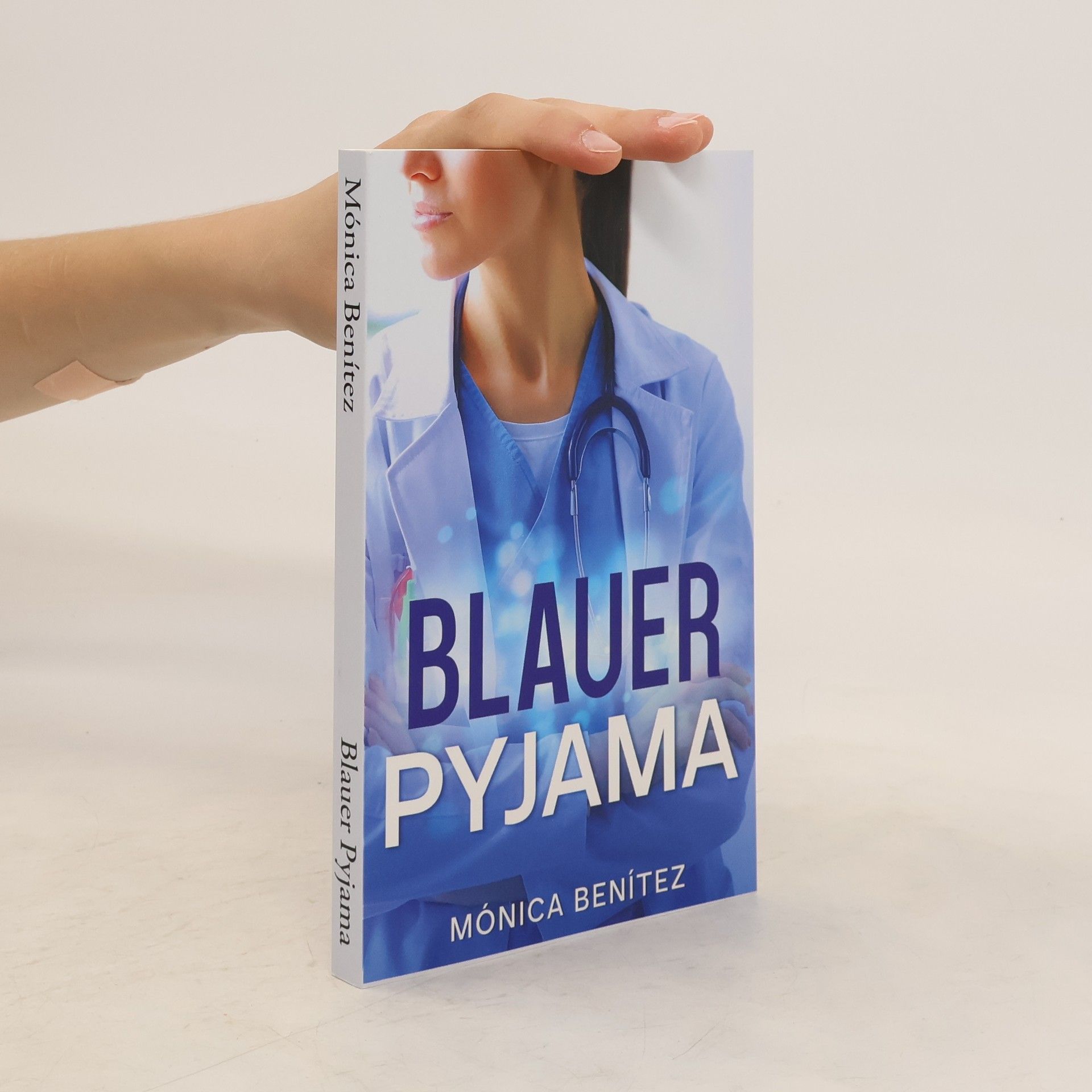Mónica Benítez Blauer Pyjama
