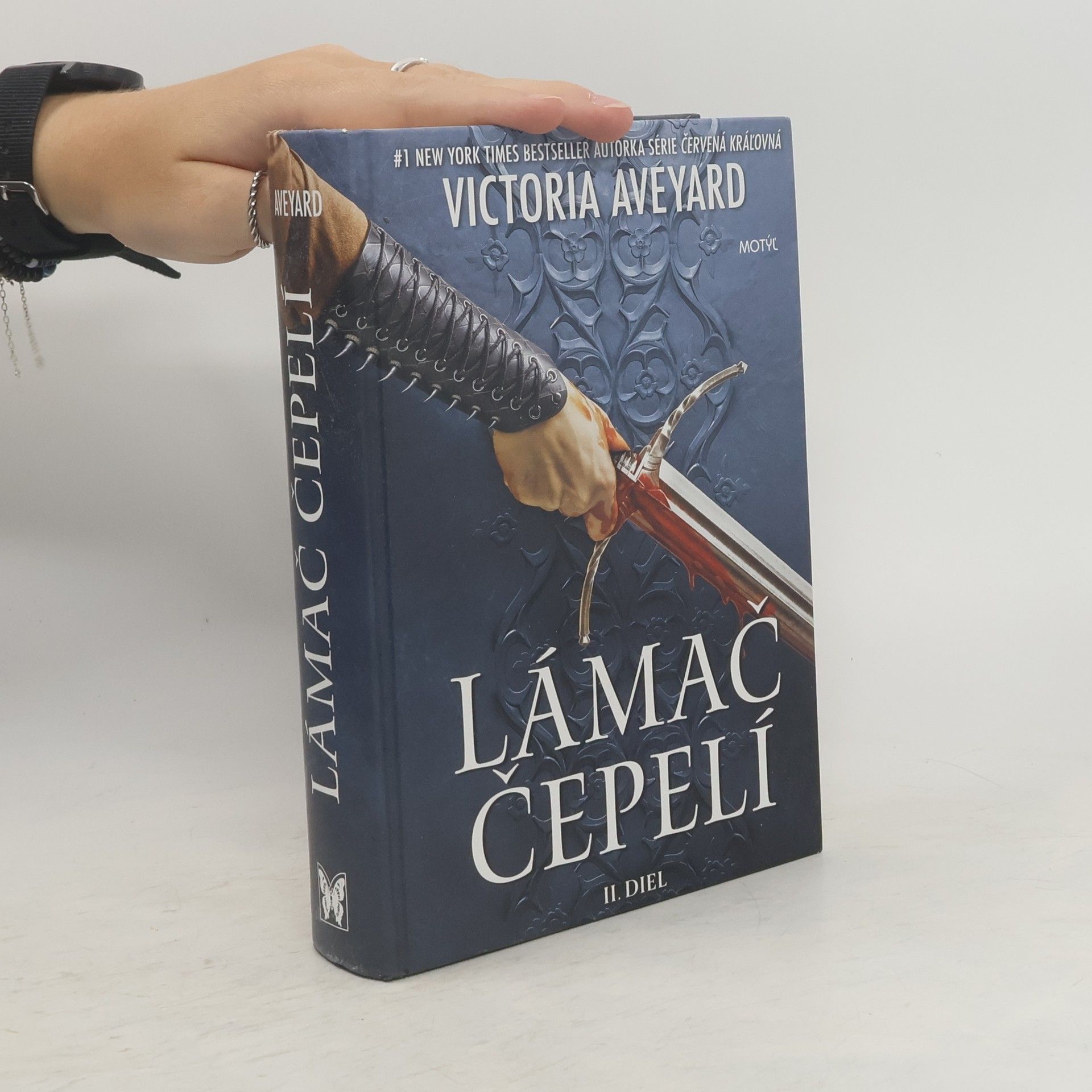 Victoria Aveyard Lámač čepelí