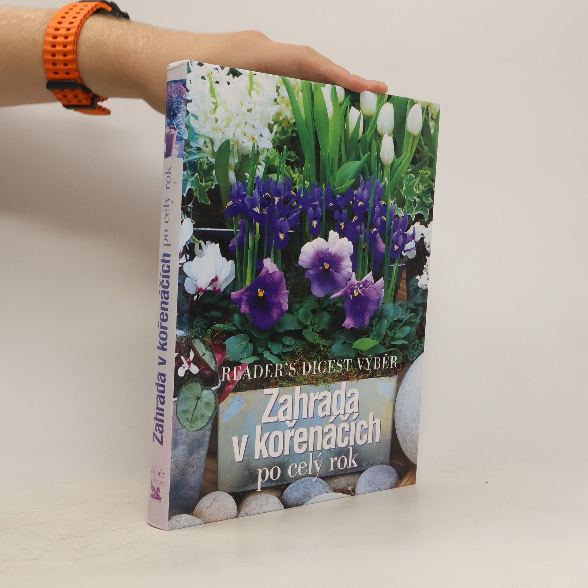 Kolektiv autorů Zahrada v kořenáčích po celý rok