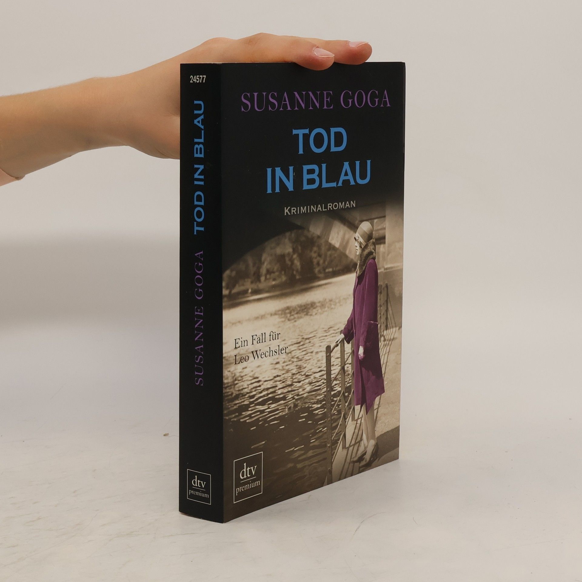 Susanne Goga Tod in Blau