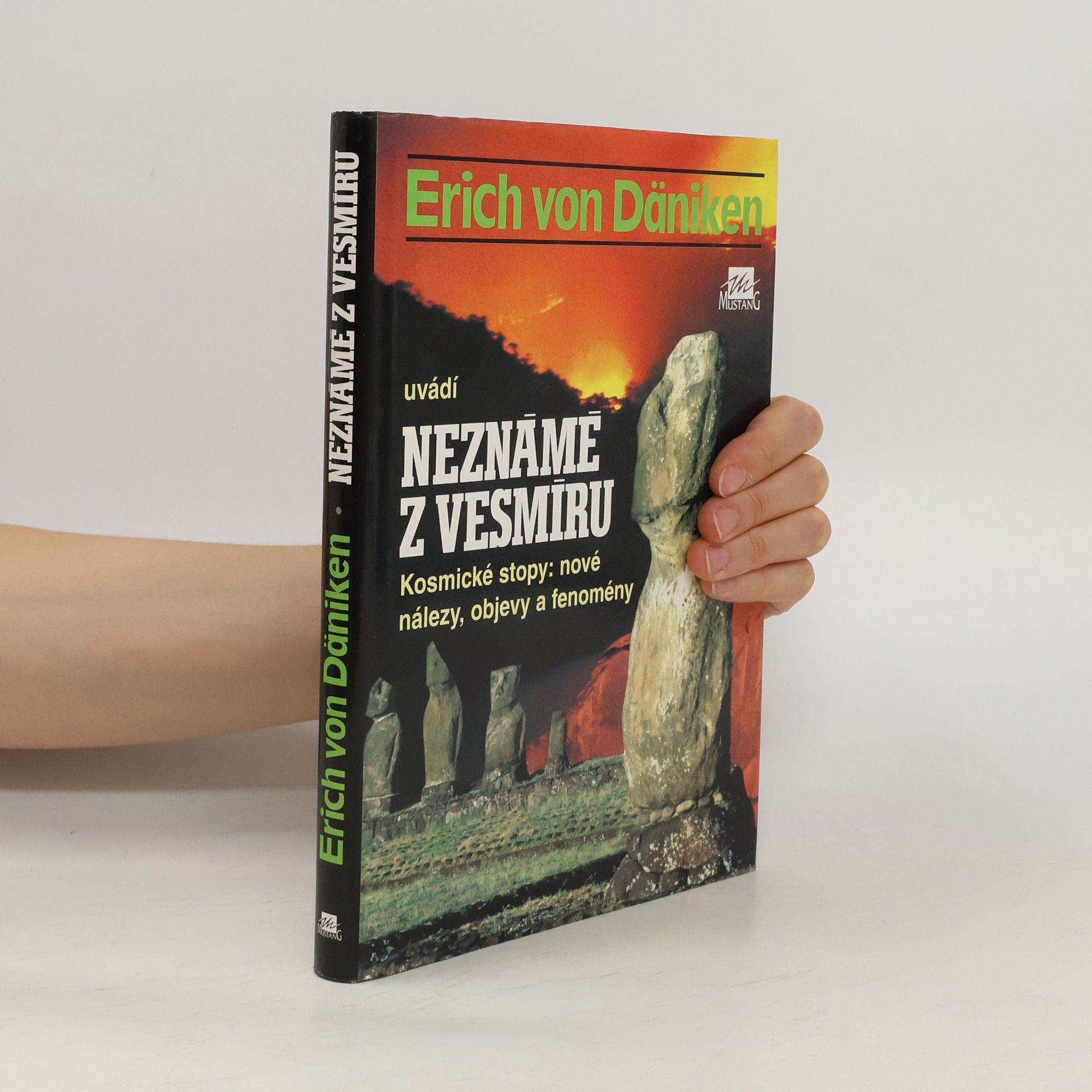 Erich von Däniken Neznámé z vesmíru