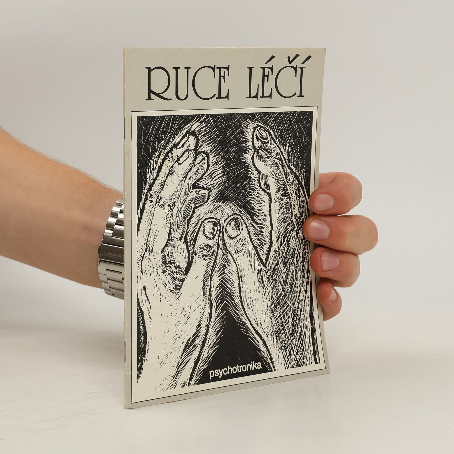 Věra Volná Ruce léčí
