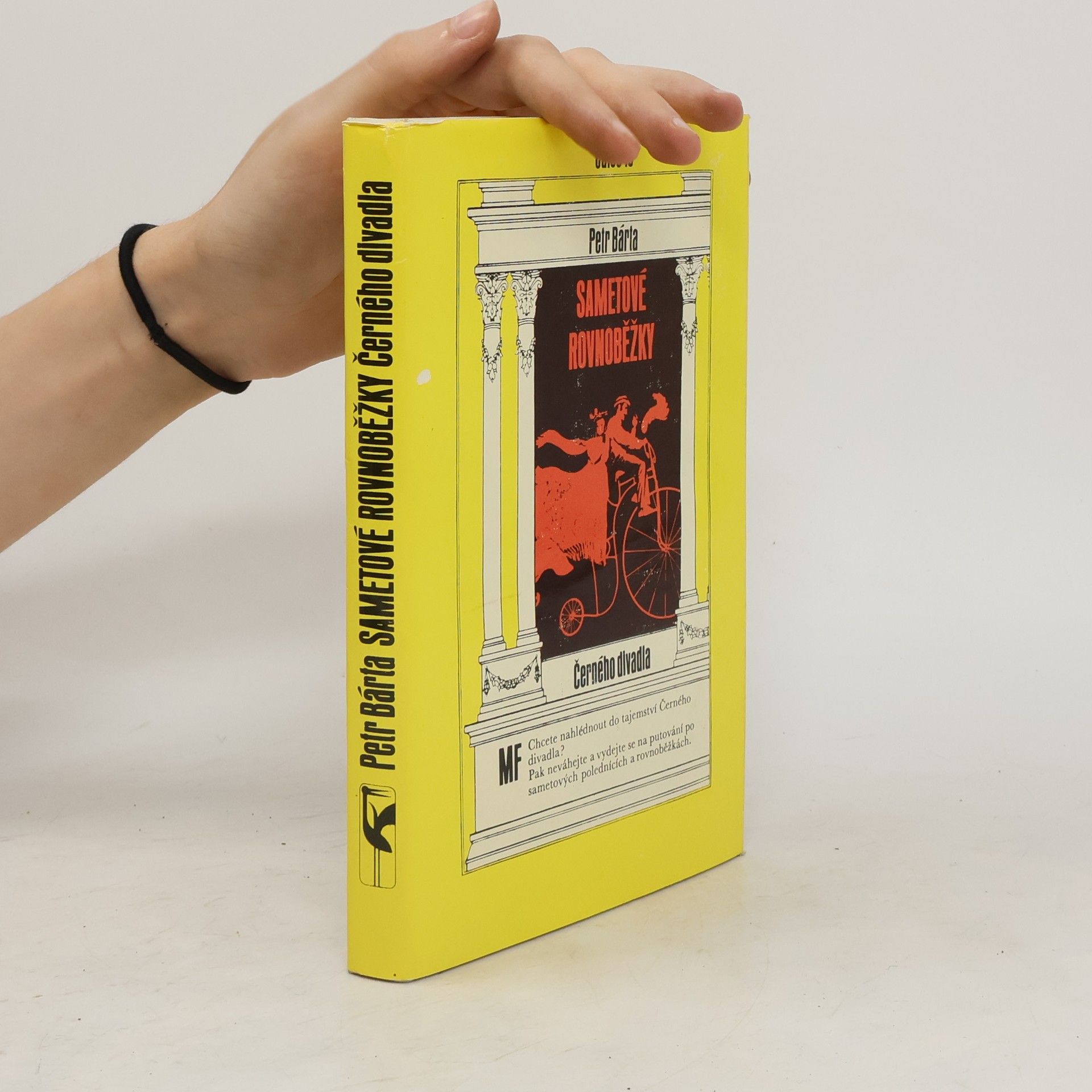 Sametové rovnoběžky Černého divadla