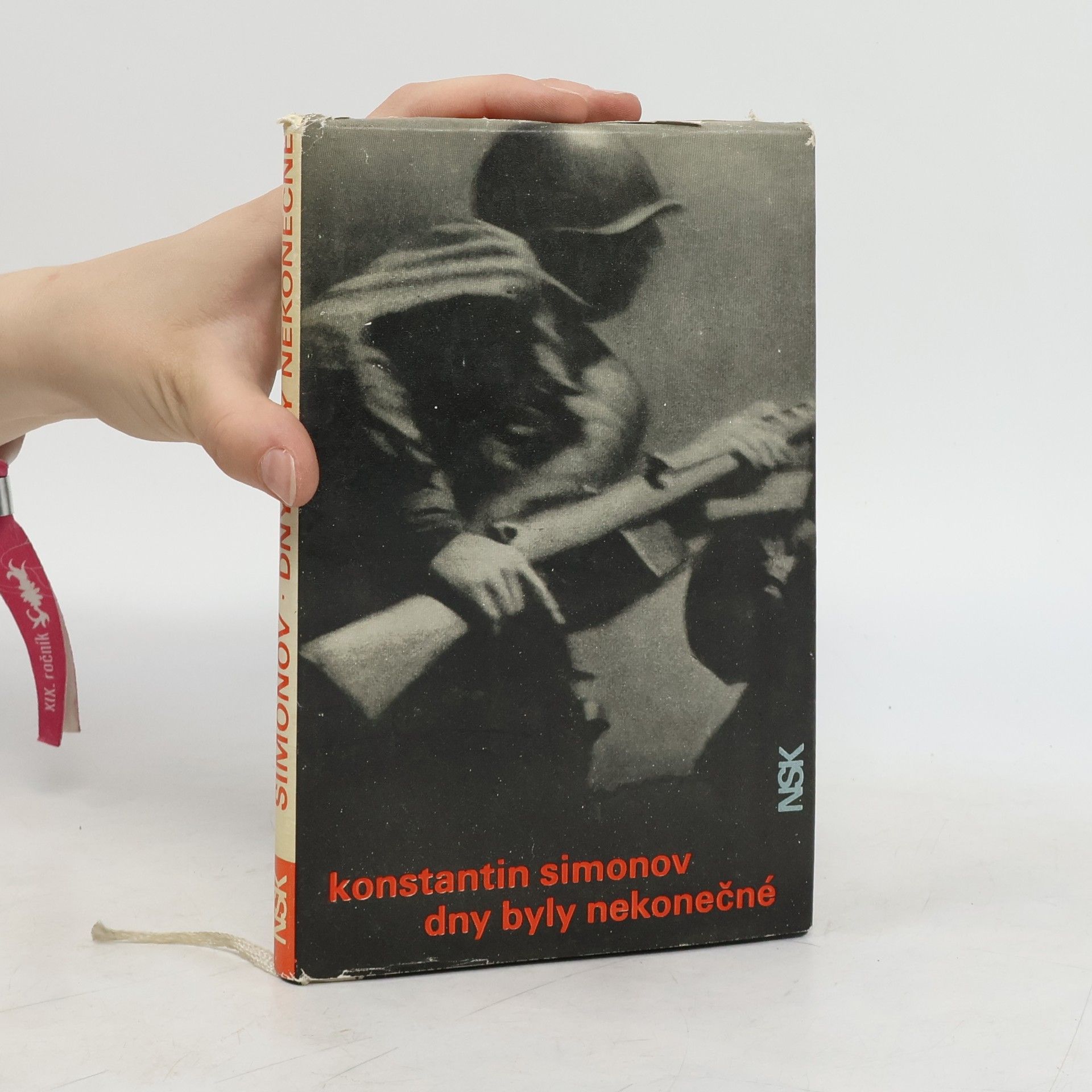 Konstantin Michajlovič Simonov Dny byly nekonečné