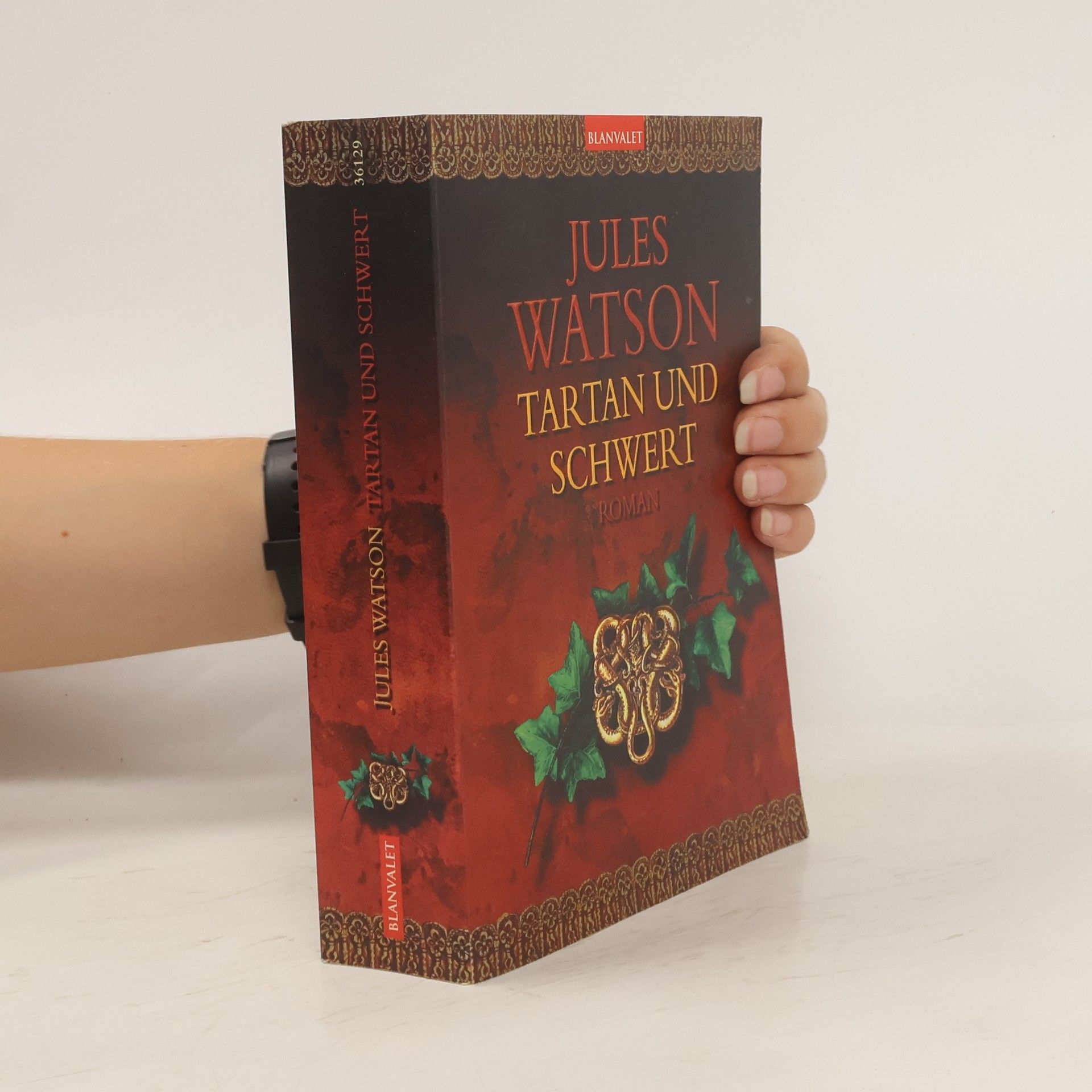 Jules Watson Tartan und Schwert