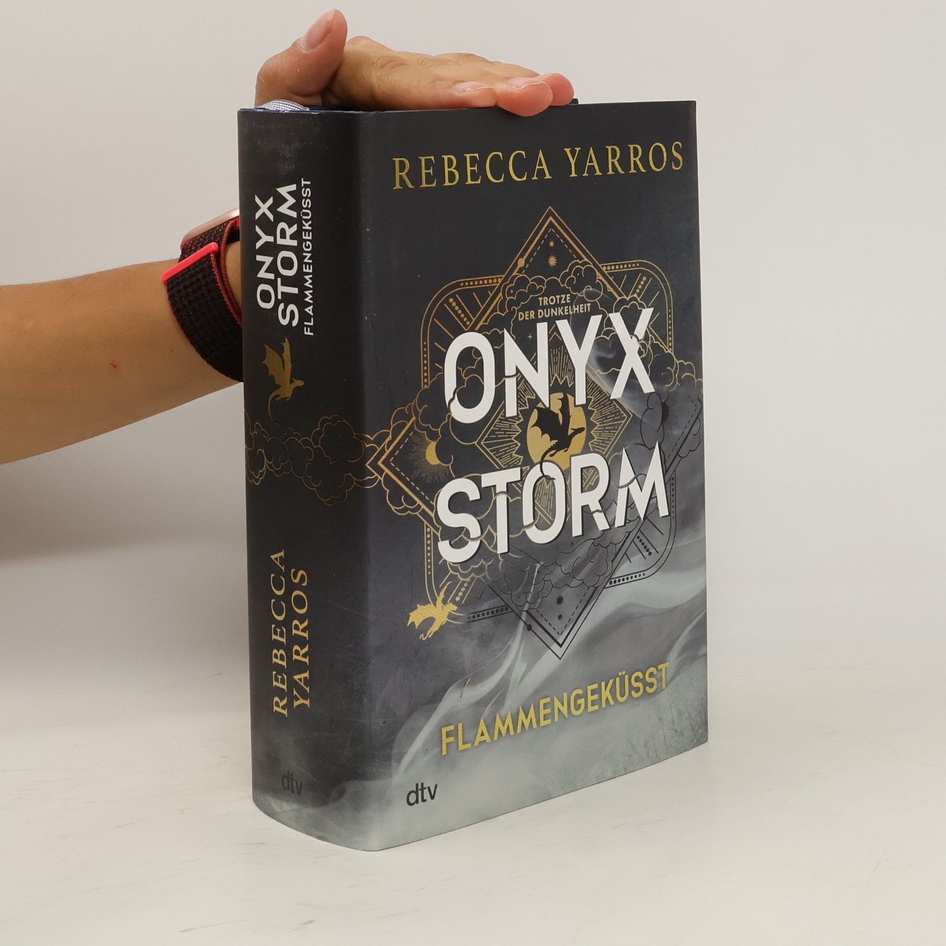 Rebecca Yarros Onyx Storm - Flammengeküsst - Deluxe-Ausgabe mit Farbschnitt