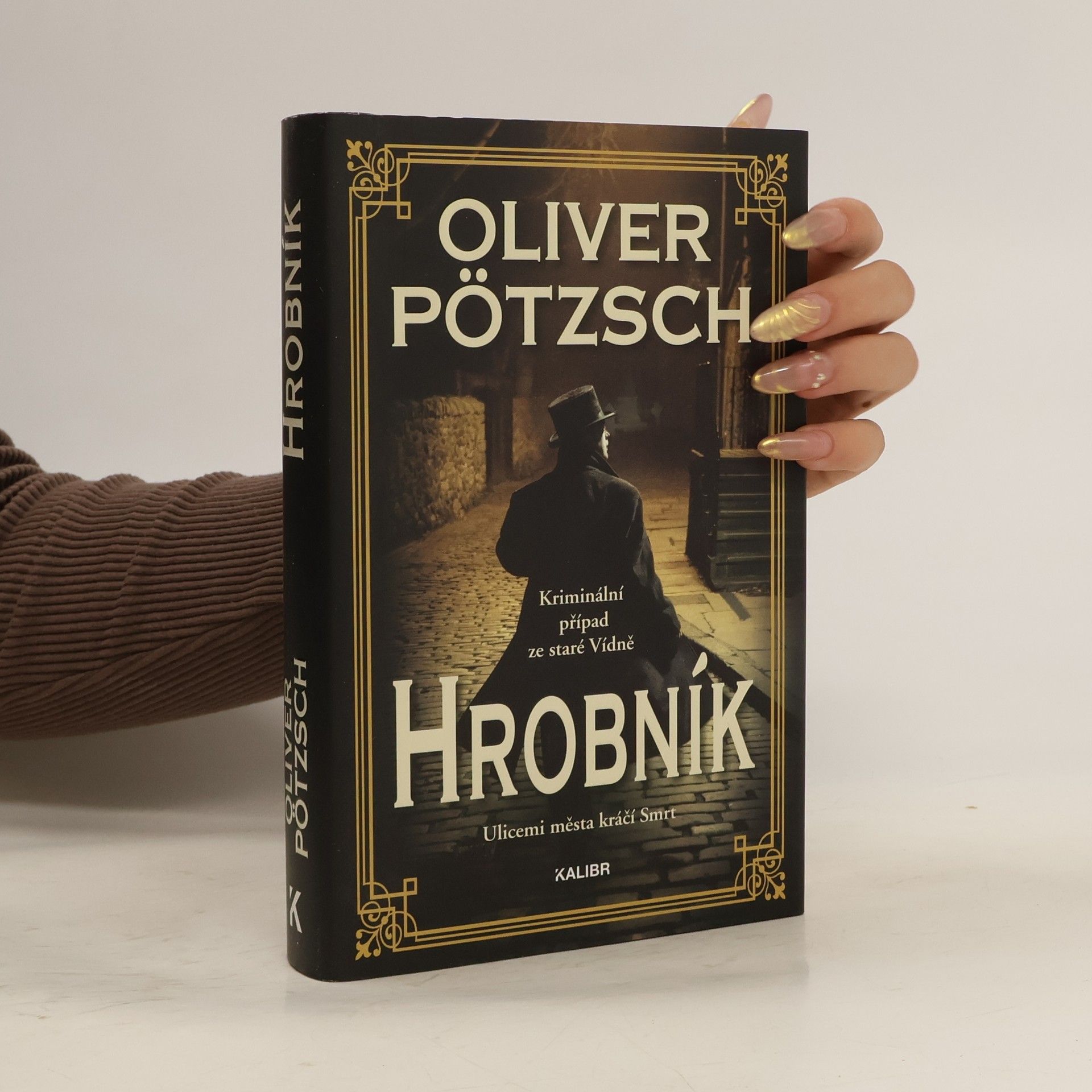 Oliver Pötzsch Hrobník