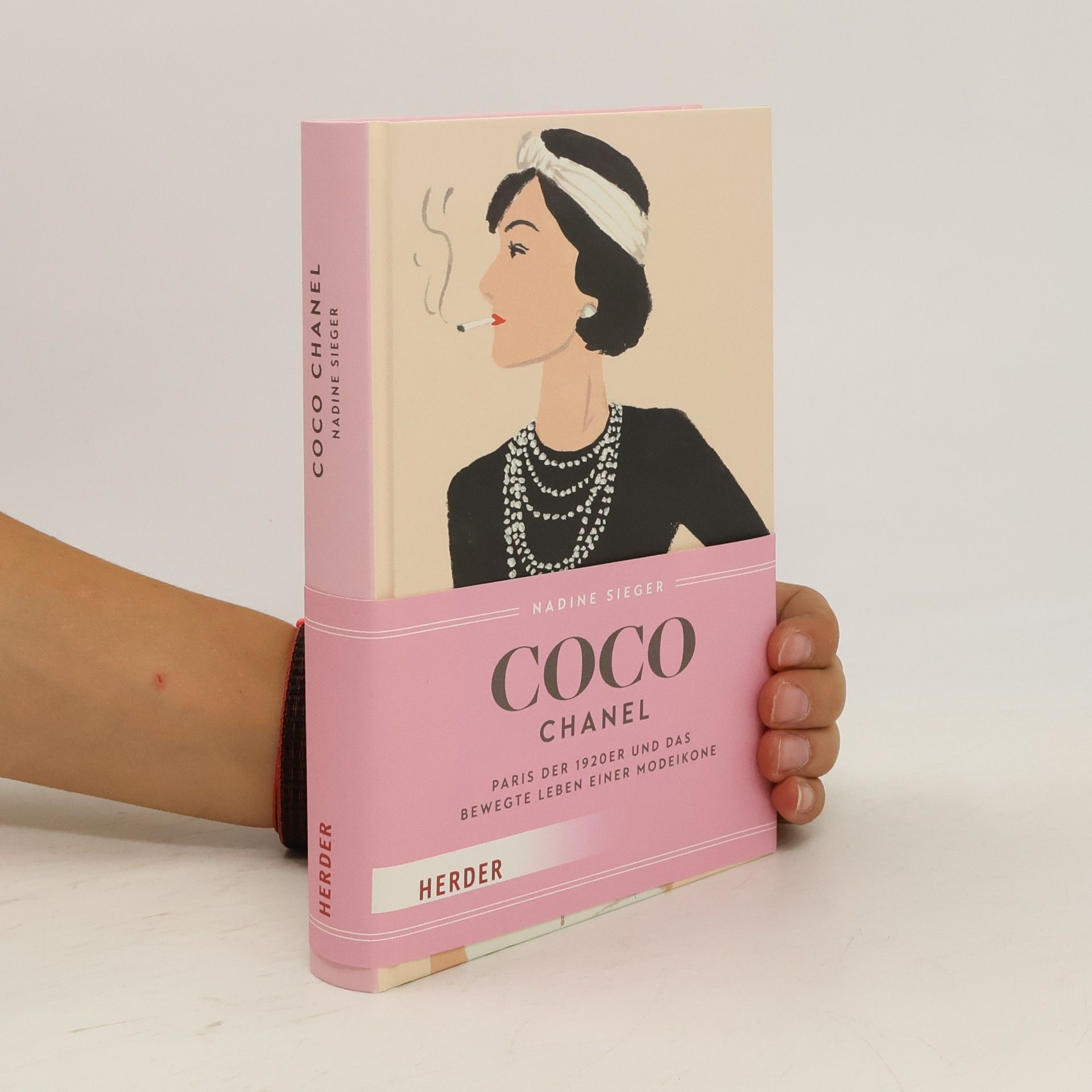 Nadine Sieger Coco Chanel