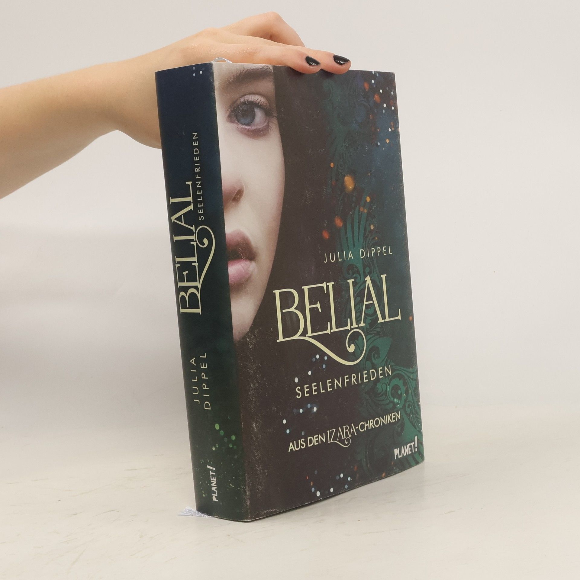 Julia Dippel Izara 6: Belial