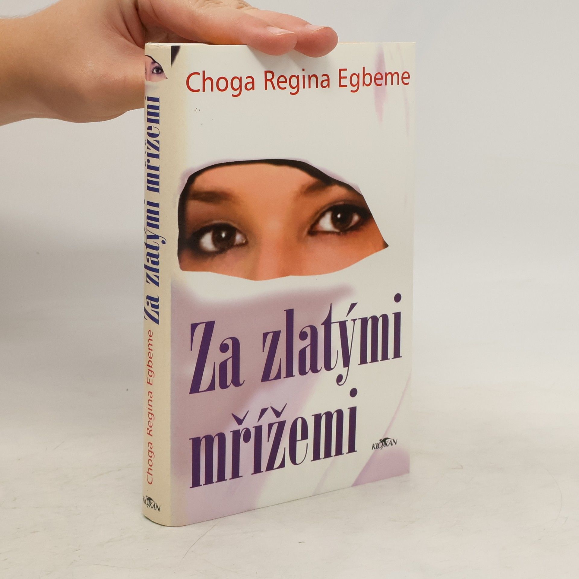 Za zlatými mřížemi