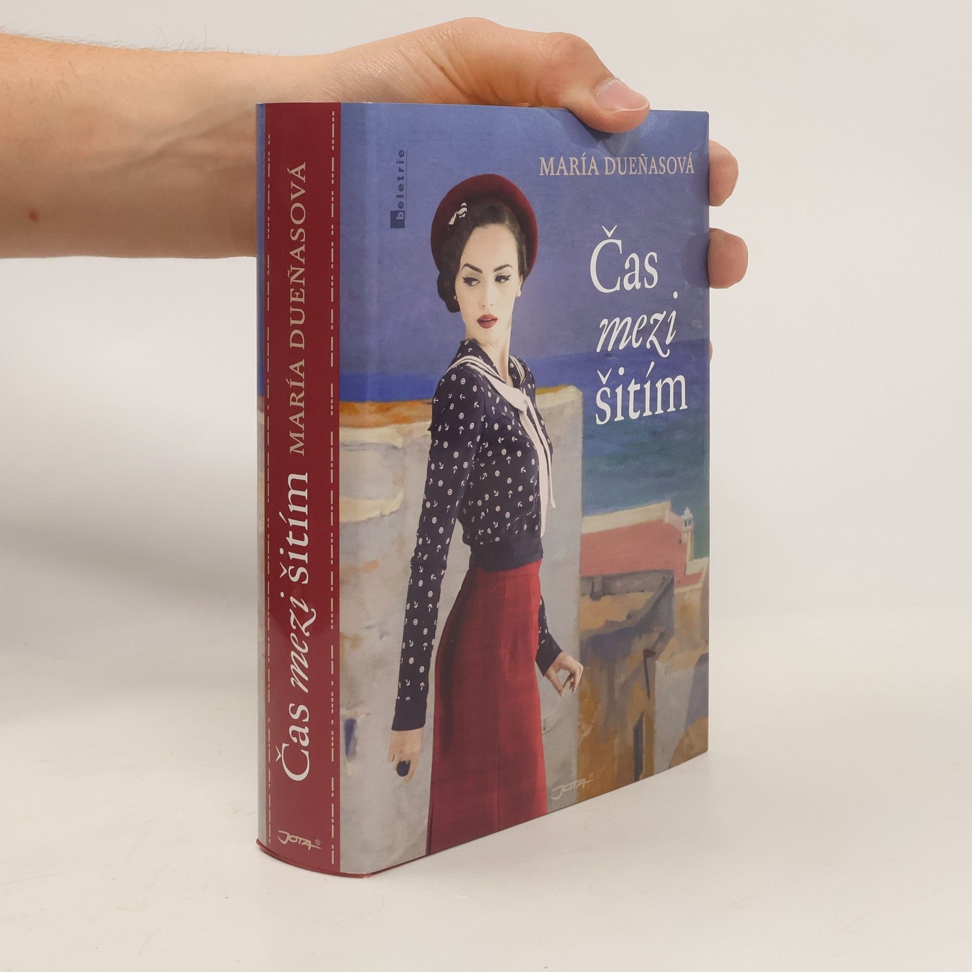 María Dueñas Čas mezi šitím