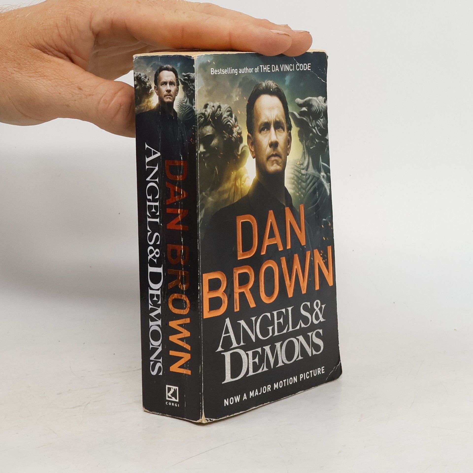 Dan Brown Angels and demons