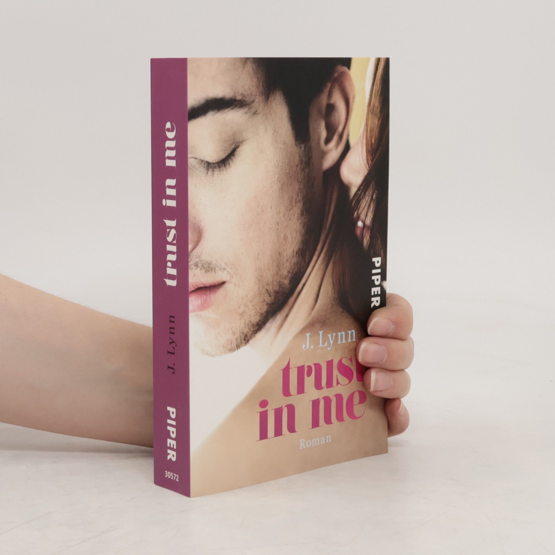 Jennifer L. Armentrout Trust in Me