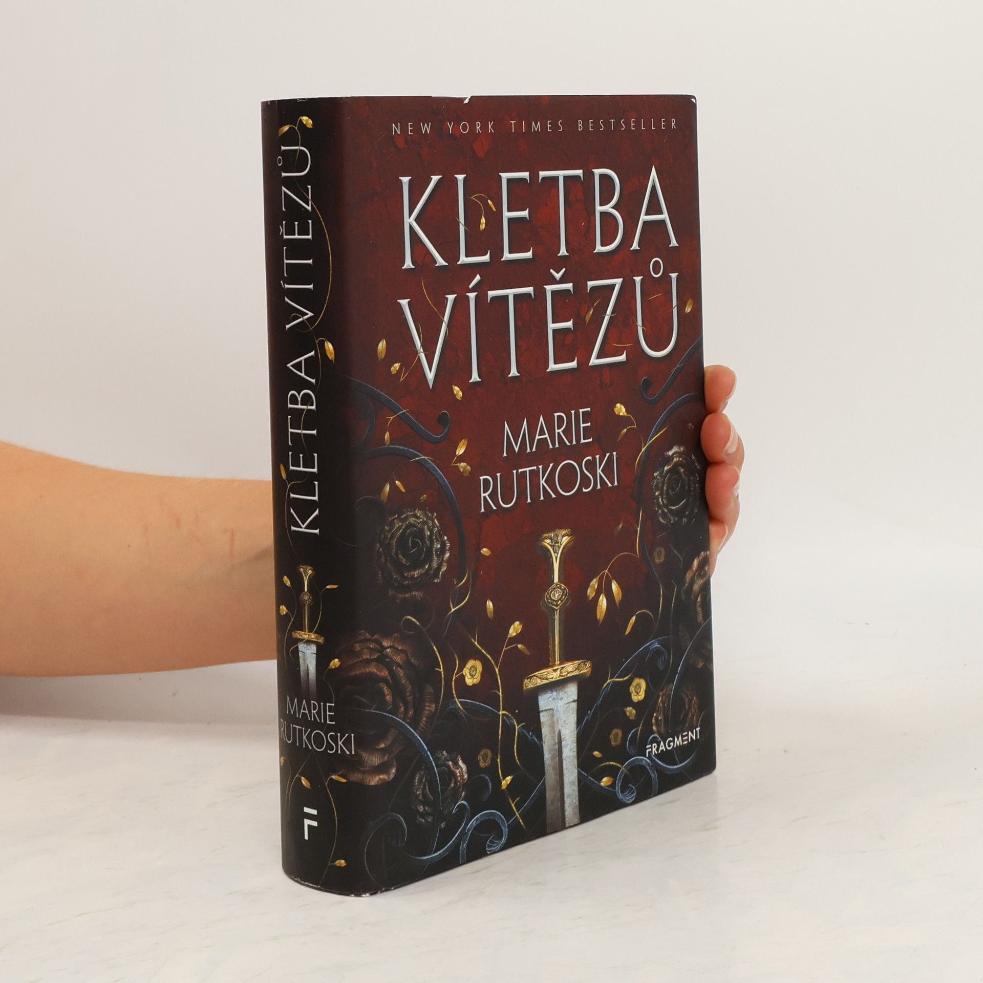 Marie Rutkoski Kletba vítězů