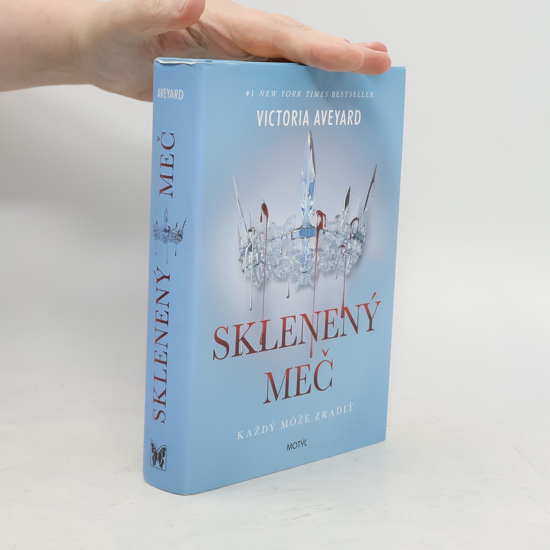 Victoria Aveyard Sklenený meč
