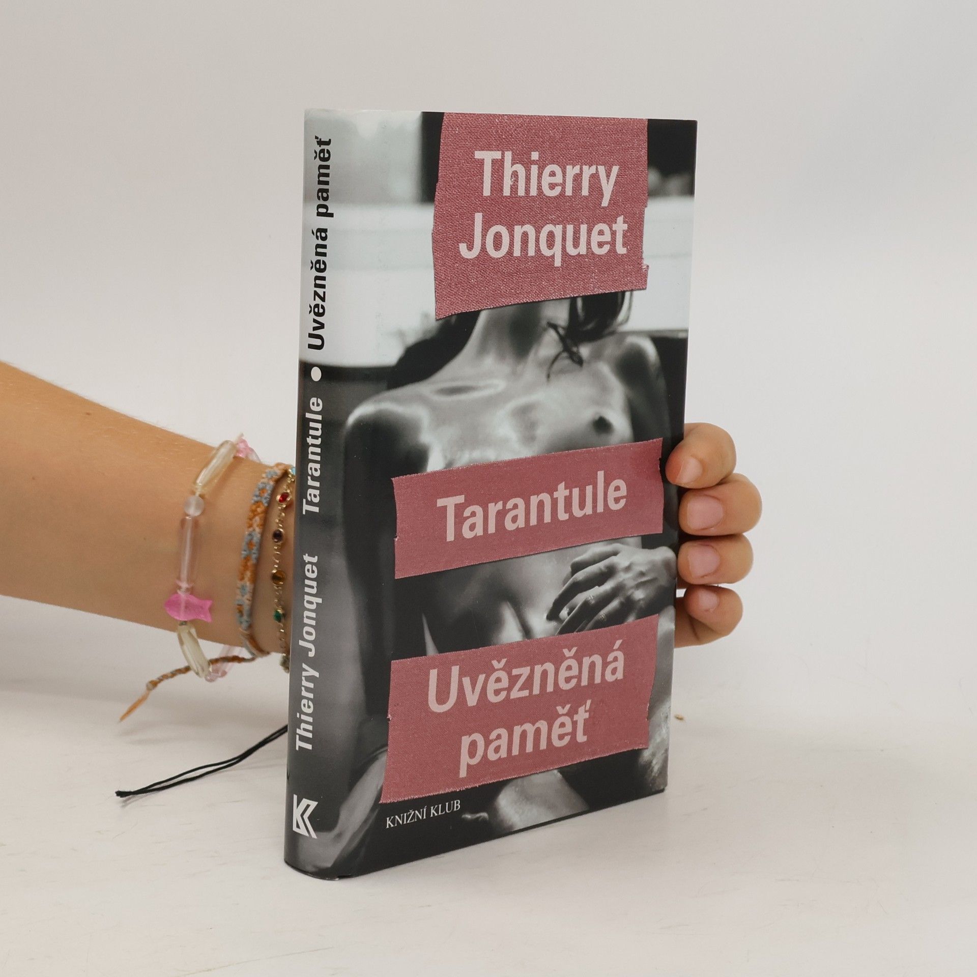 Thierry Jonquet Tarantule; Uvězněná paměť
