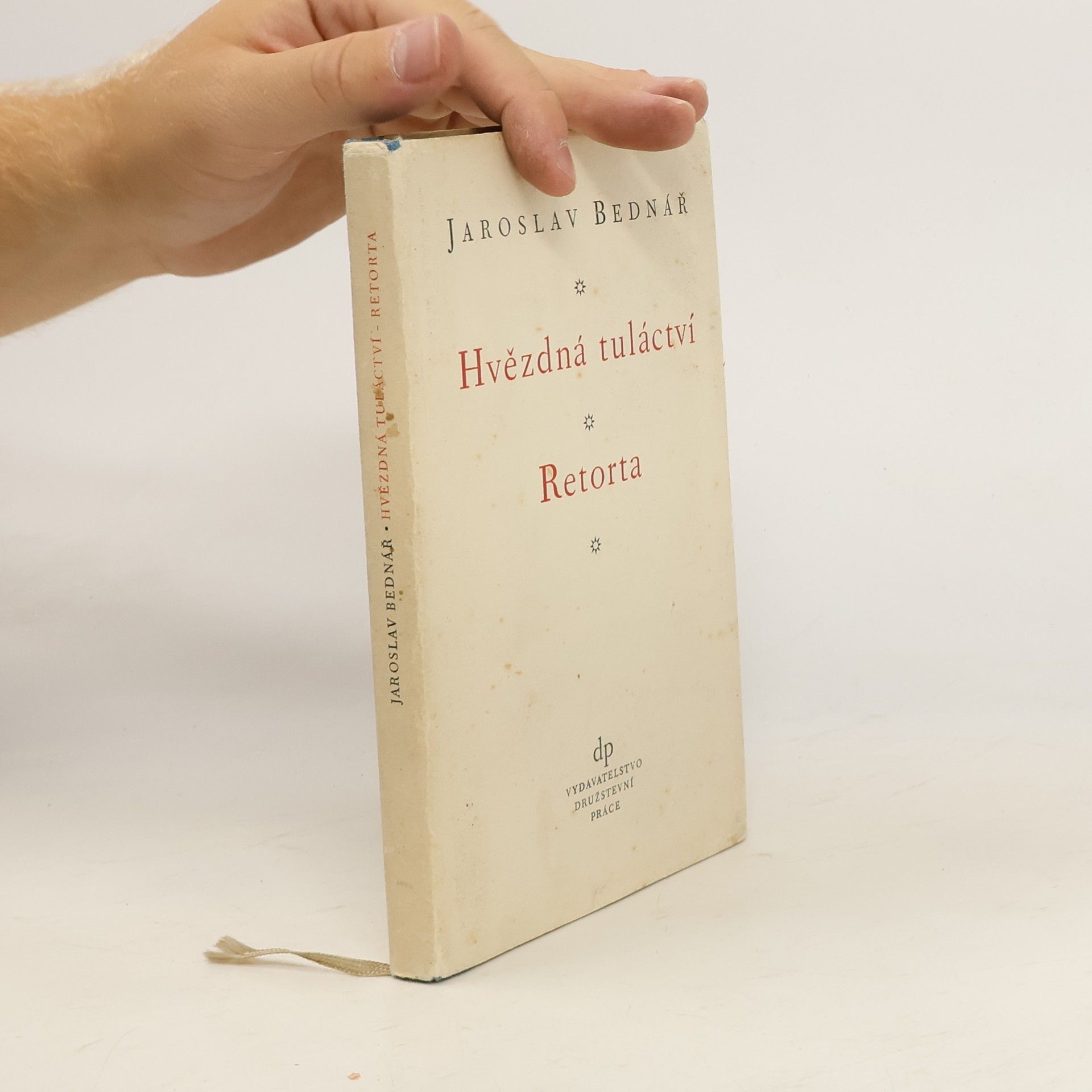 Jaroslav Bednář Hvězdná tuláctví, Retorta