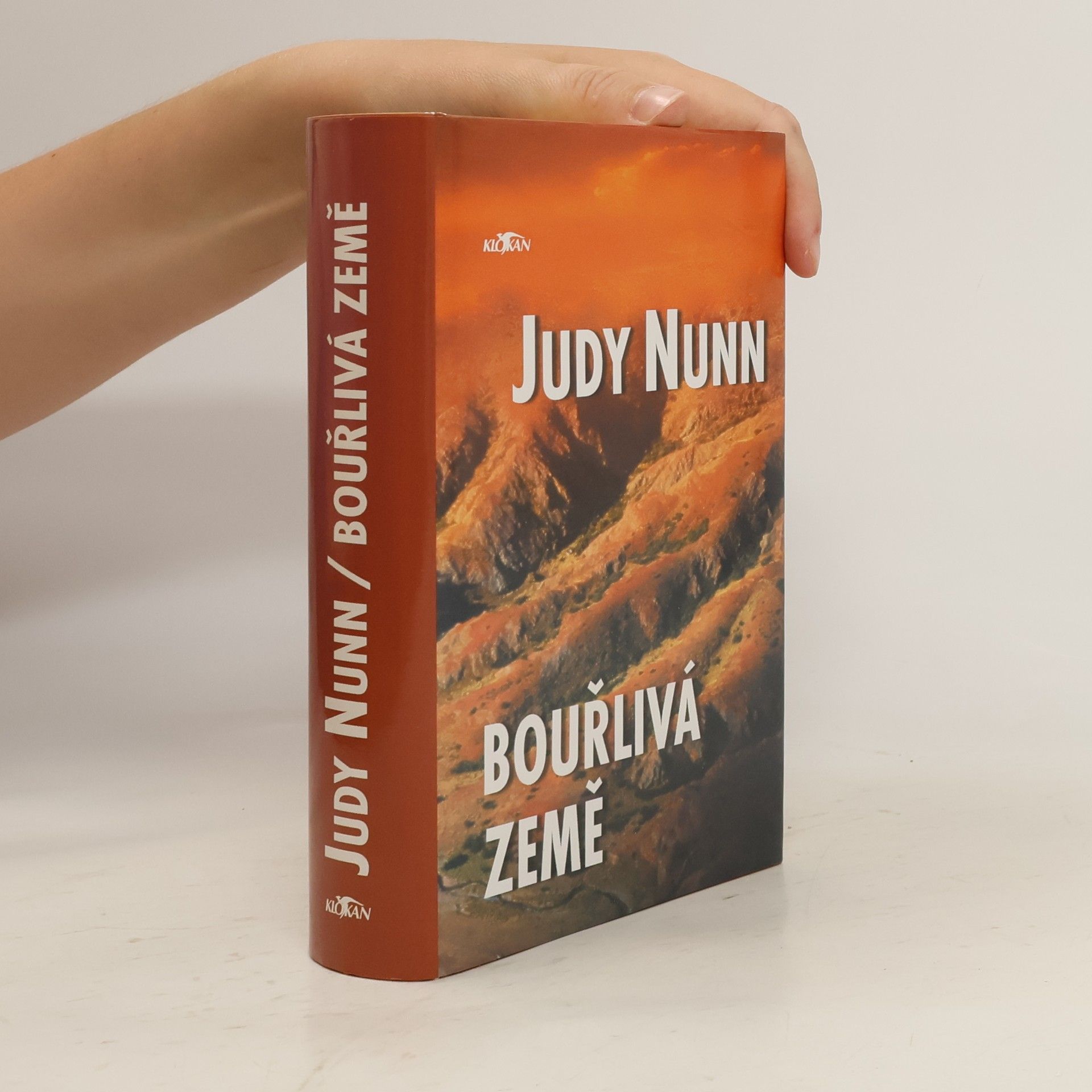 Judy Nunn Bouřlivá země
