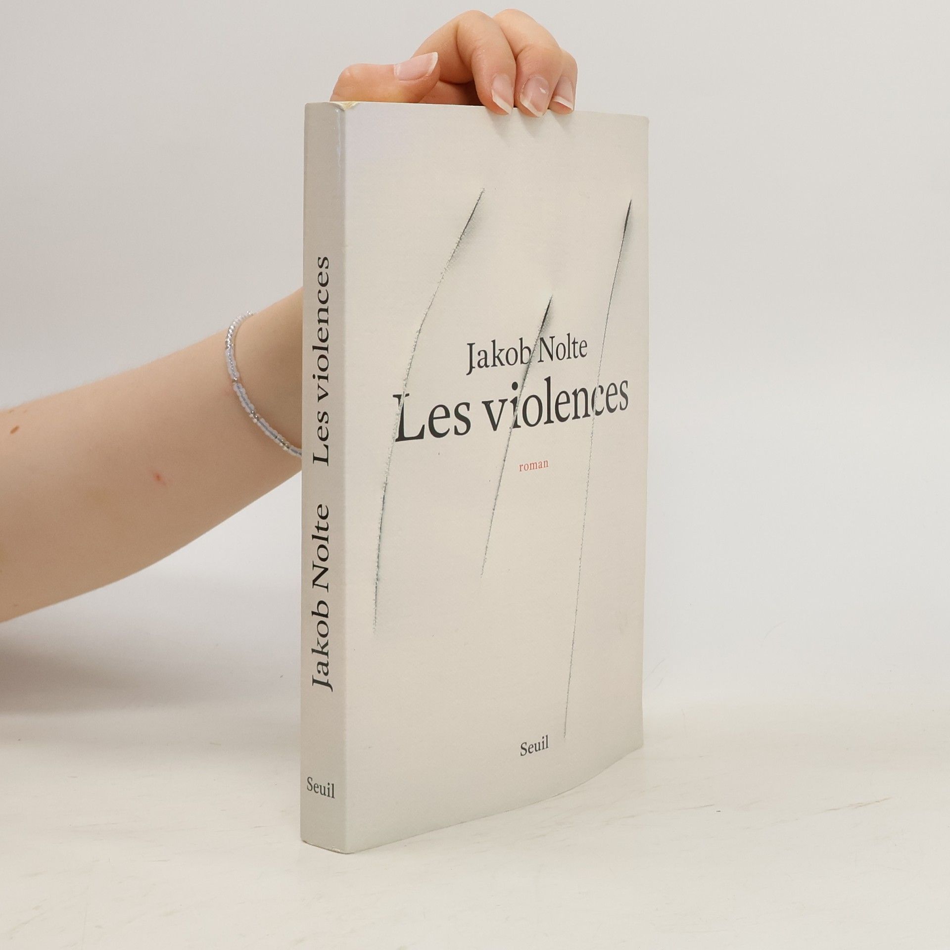 Jakob Nolte Les violences