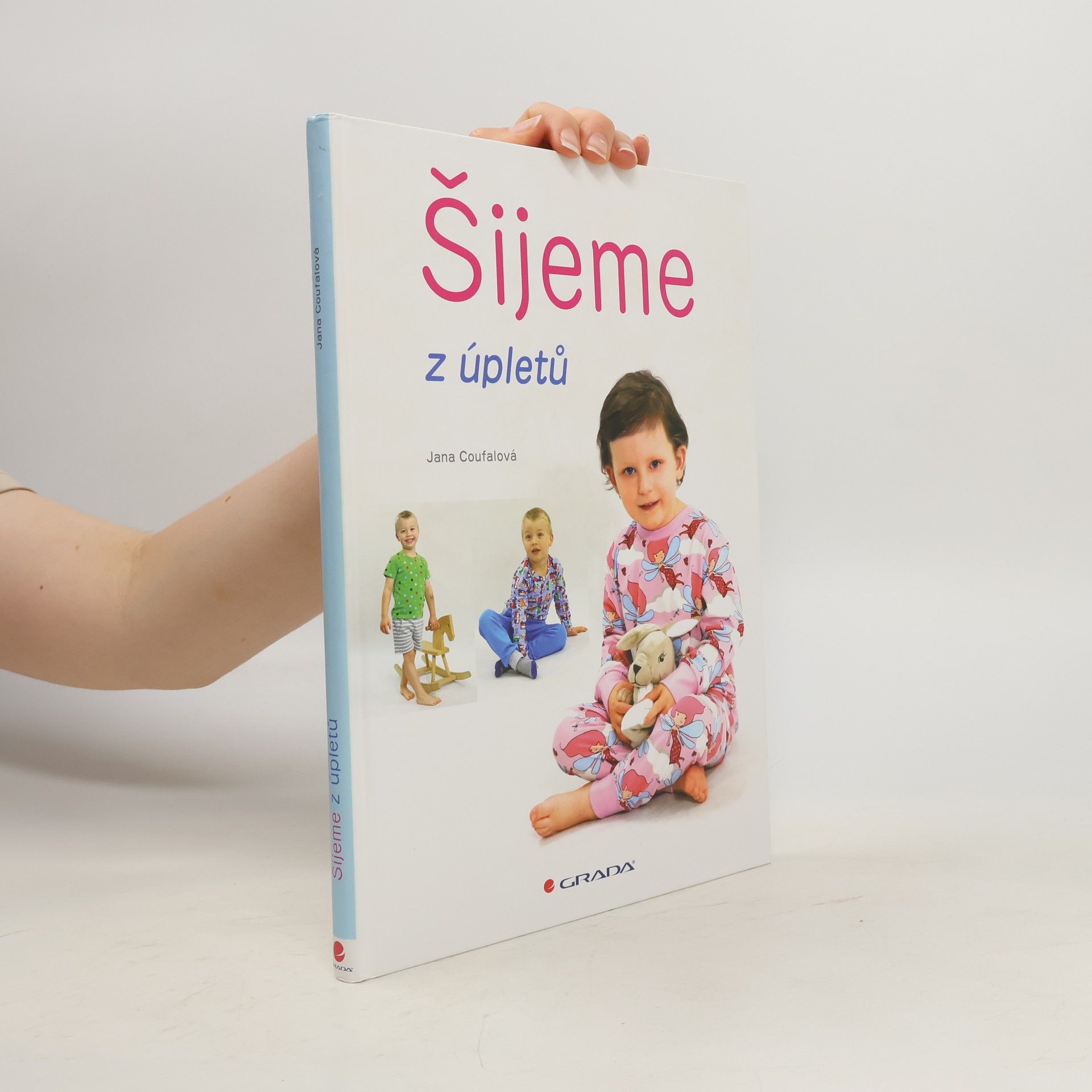 Jana Coufalová Šijeme z úpletů